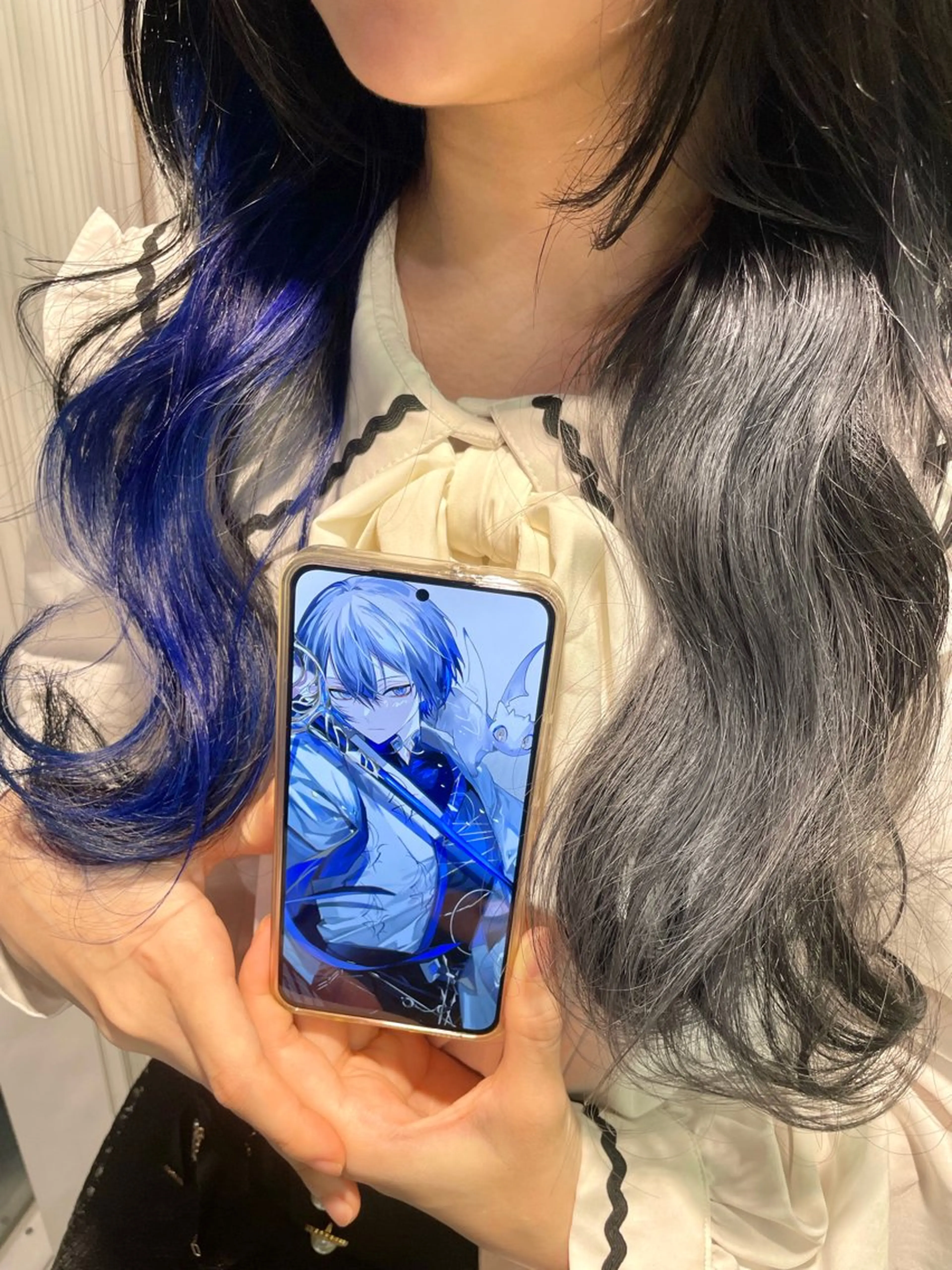 ロング カラー ブリーチ ブルーカラー ケアブリーチ インナーカラー シルバー ヘアカラー インナーカラー 推し ブリーチ  髪質改善のヘアスタイル