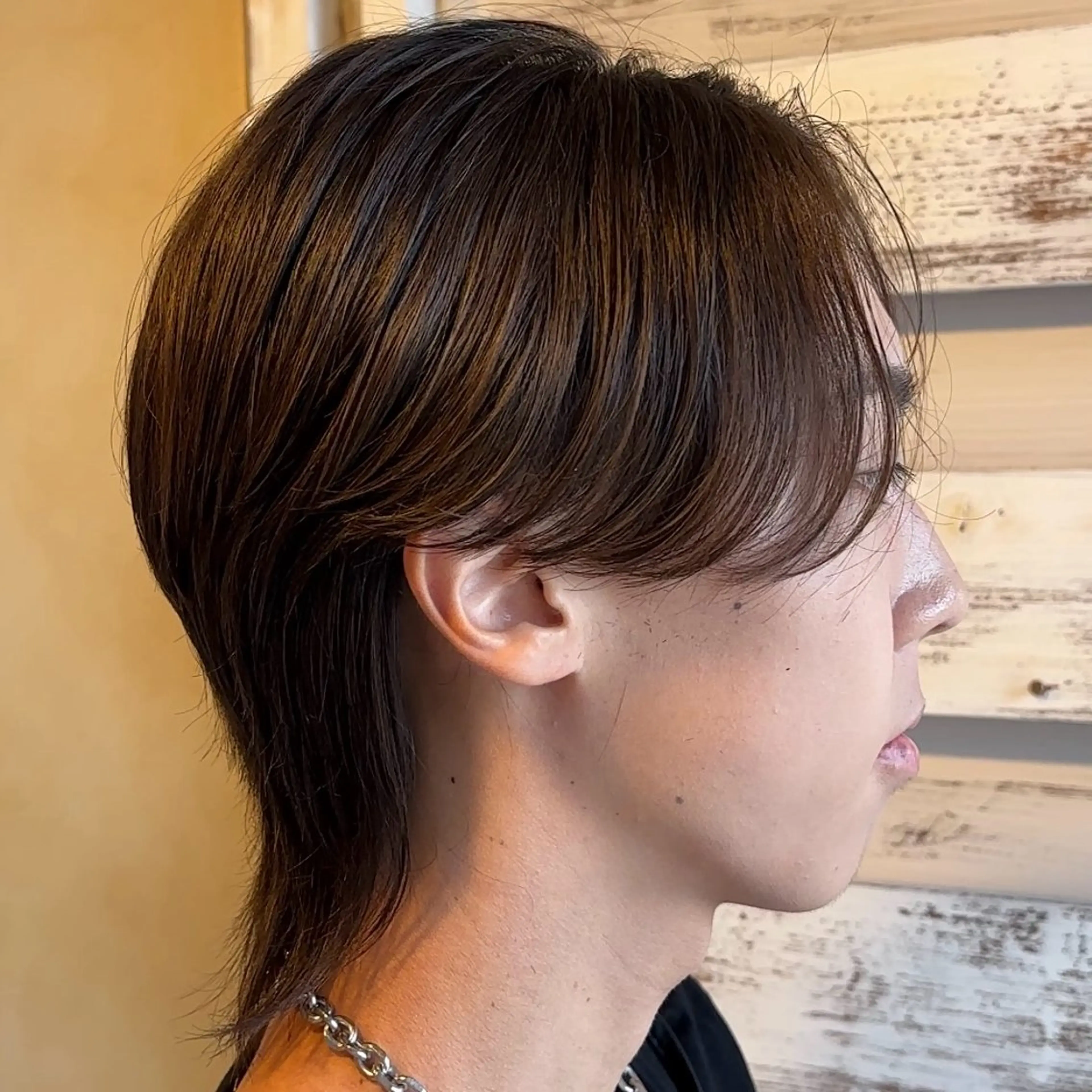 パーマ メンズ センターパート メンズパーマ メンズウルフカット ウルフカット ニュアンスパーマ 女性カットモデル イケガヤのヘアスタイル