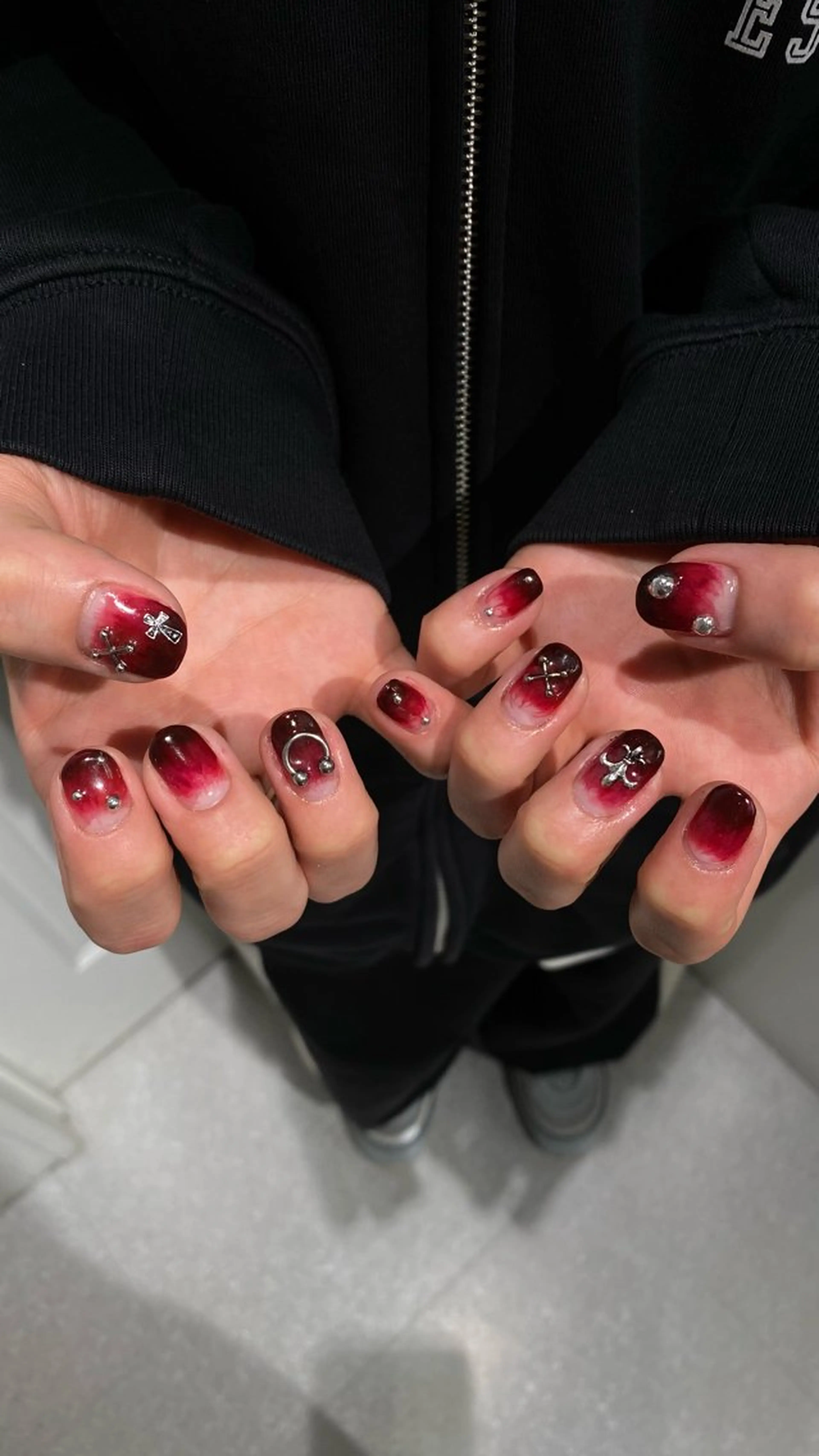 ネイル ハンドネイル ハンドケア カンナ【Y2Kネイル /コーンロウ】のネイルデザイン