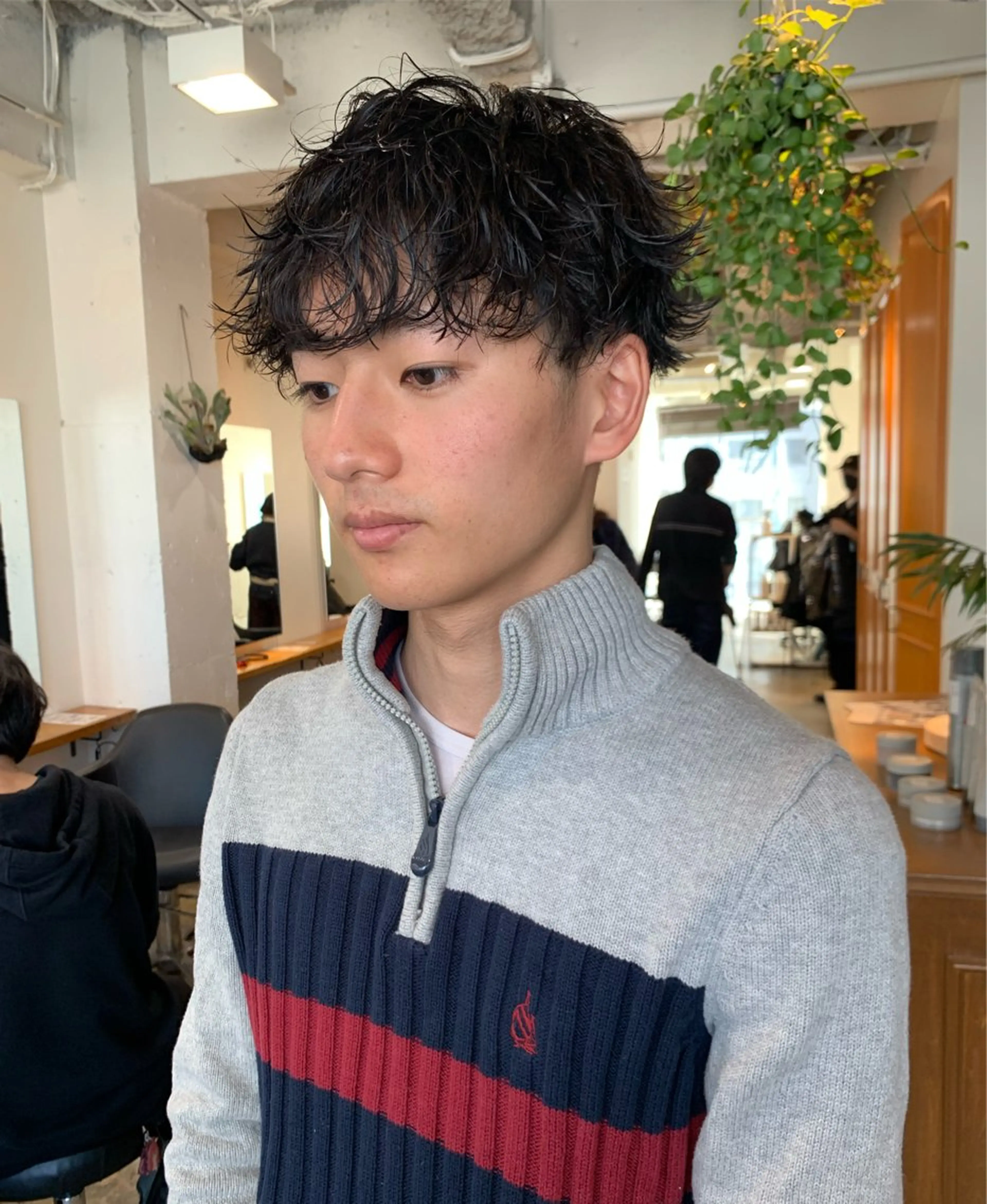 ショート パーマ メンズ カット パーマ グランジヘア 無造作ヘアHYUGAのヘアスタイル