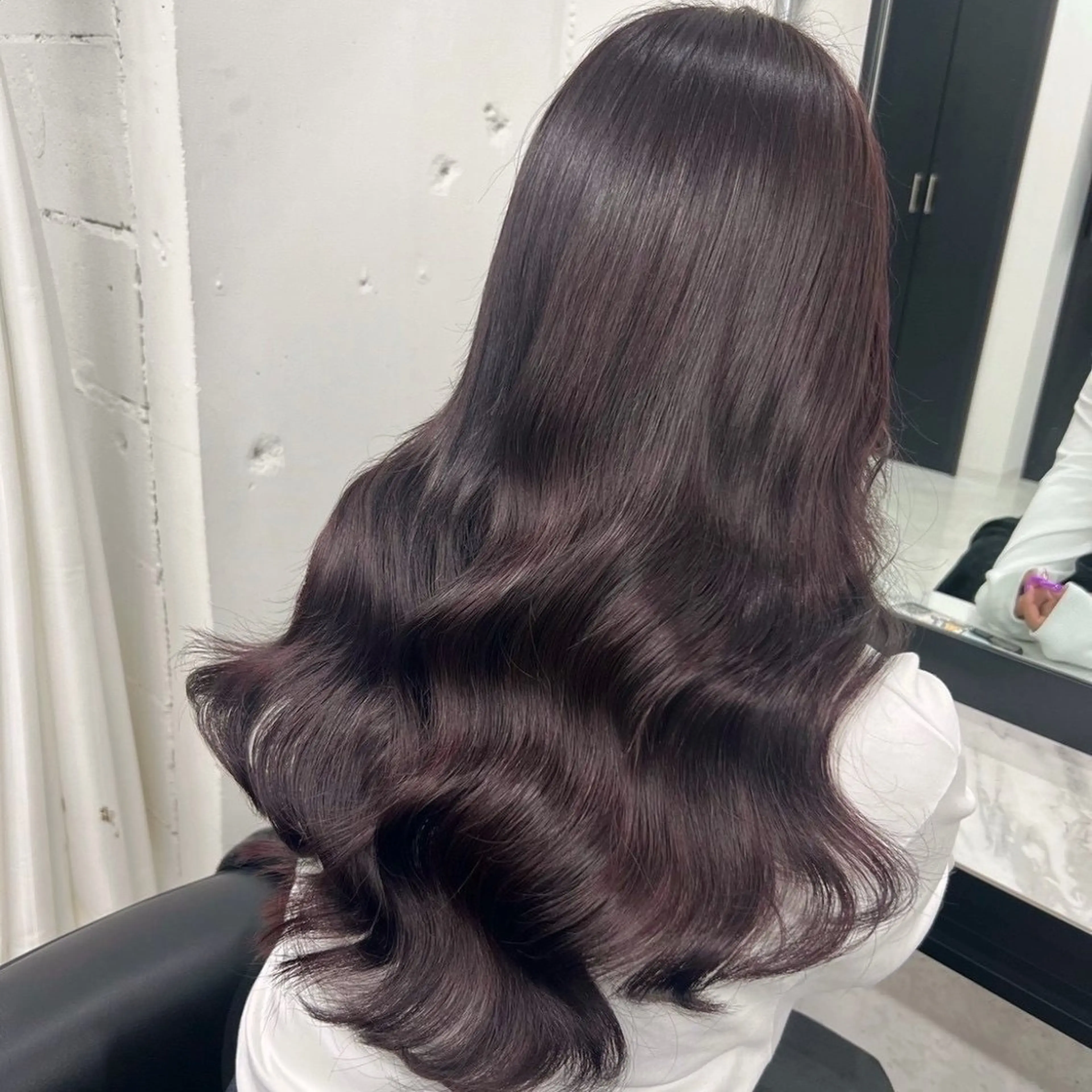 ロング ラベンダーベージュ カット ヘアカラー トリートメント 縮毛矯正/レイヤー カットtomonaのヘアスタイル
