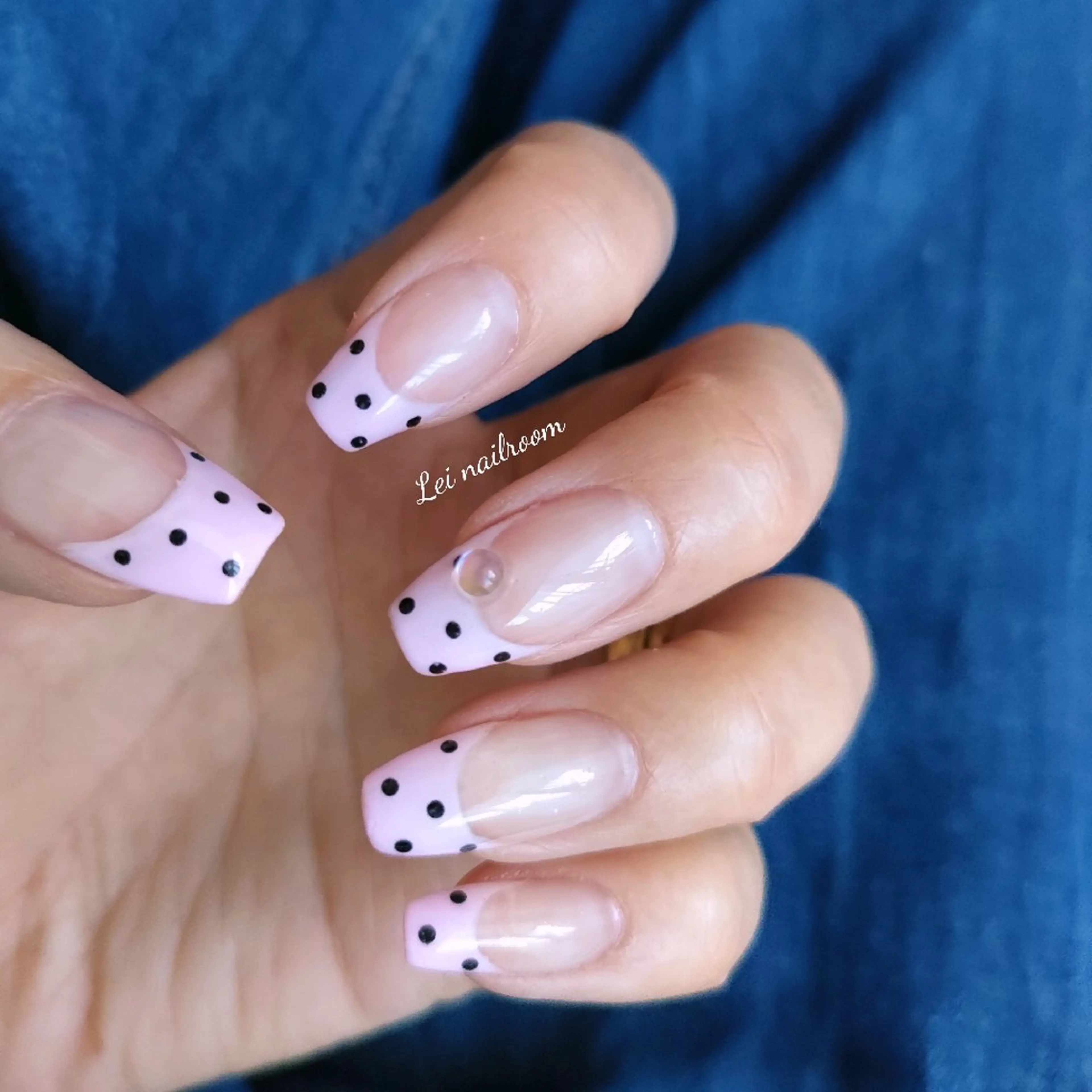 ネイル ドット フレンチネイル lei🌼 nailroomのネイルデザイン