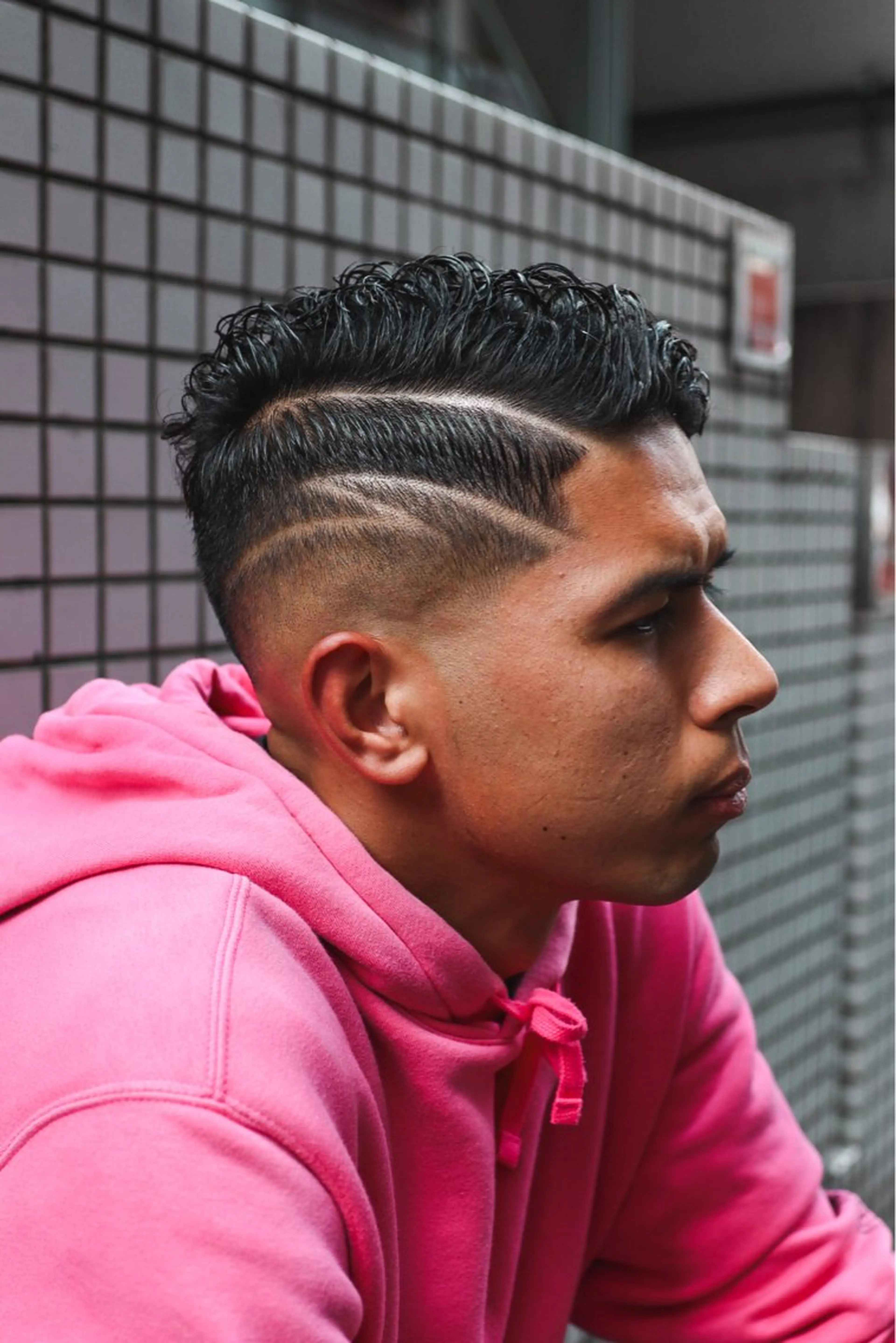 ショート カラー パーマ メンズ メンズブリーチ フェードカット カルマパーマ メンズメッシュ モヒカン 💈men's💈 satoru中目黒のヘアスタイル
