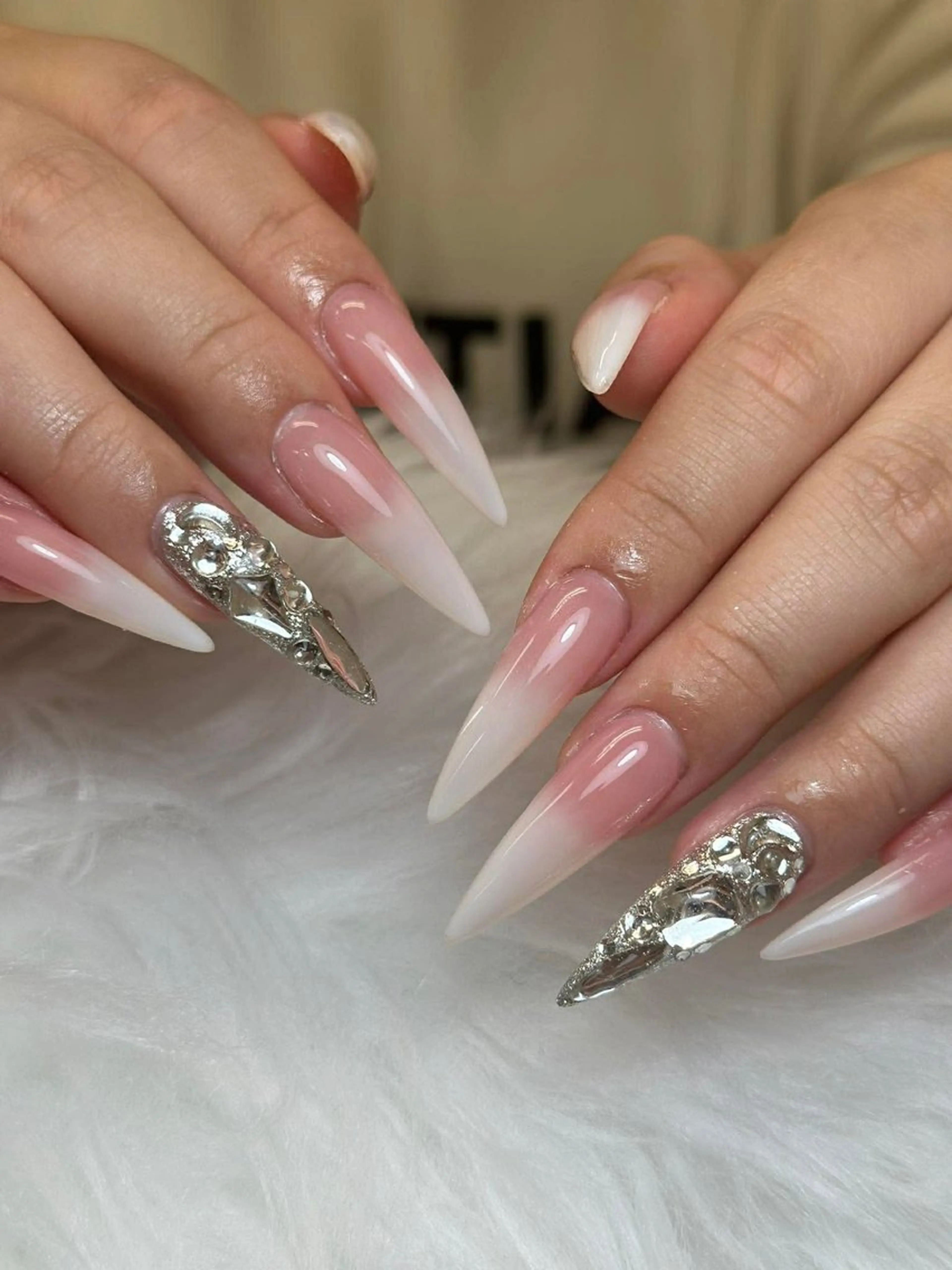 ネイル フレンチネイル ジェルネイル ガーリー 韓国ネイル ロングネイル ハンドネイル NieNail Nezukoのネイルデザイン