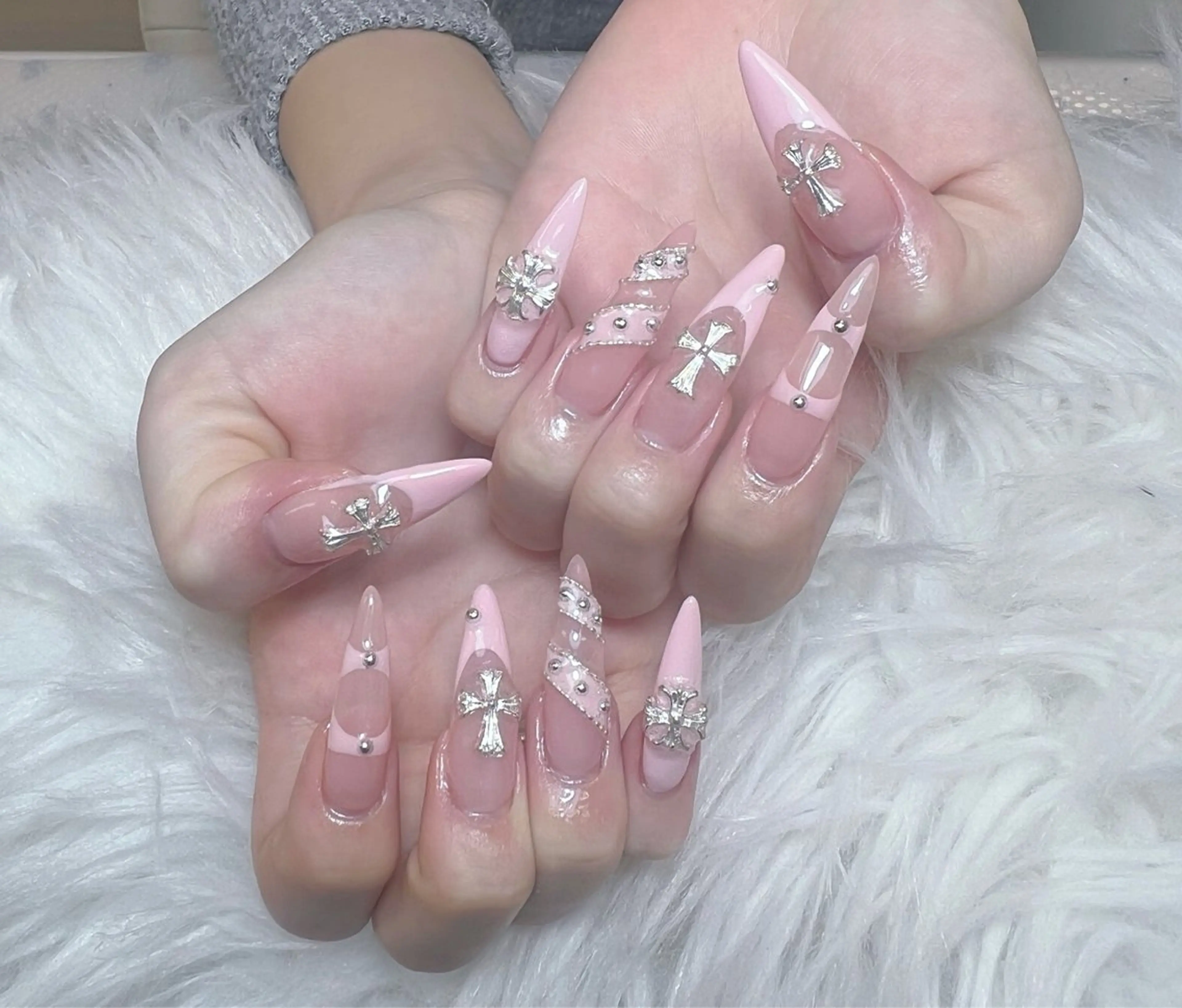 ネイル アートネイル オーロラネイル チークネイル 長さ出し フットネイル Miya _nailのネイルデザイン