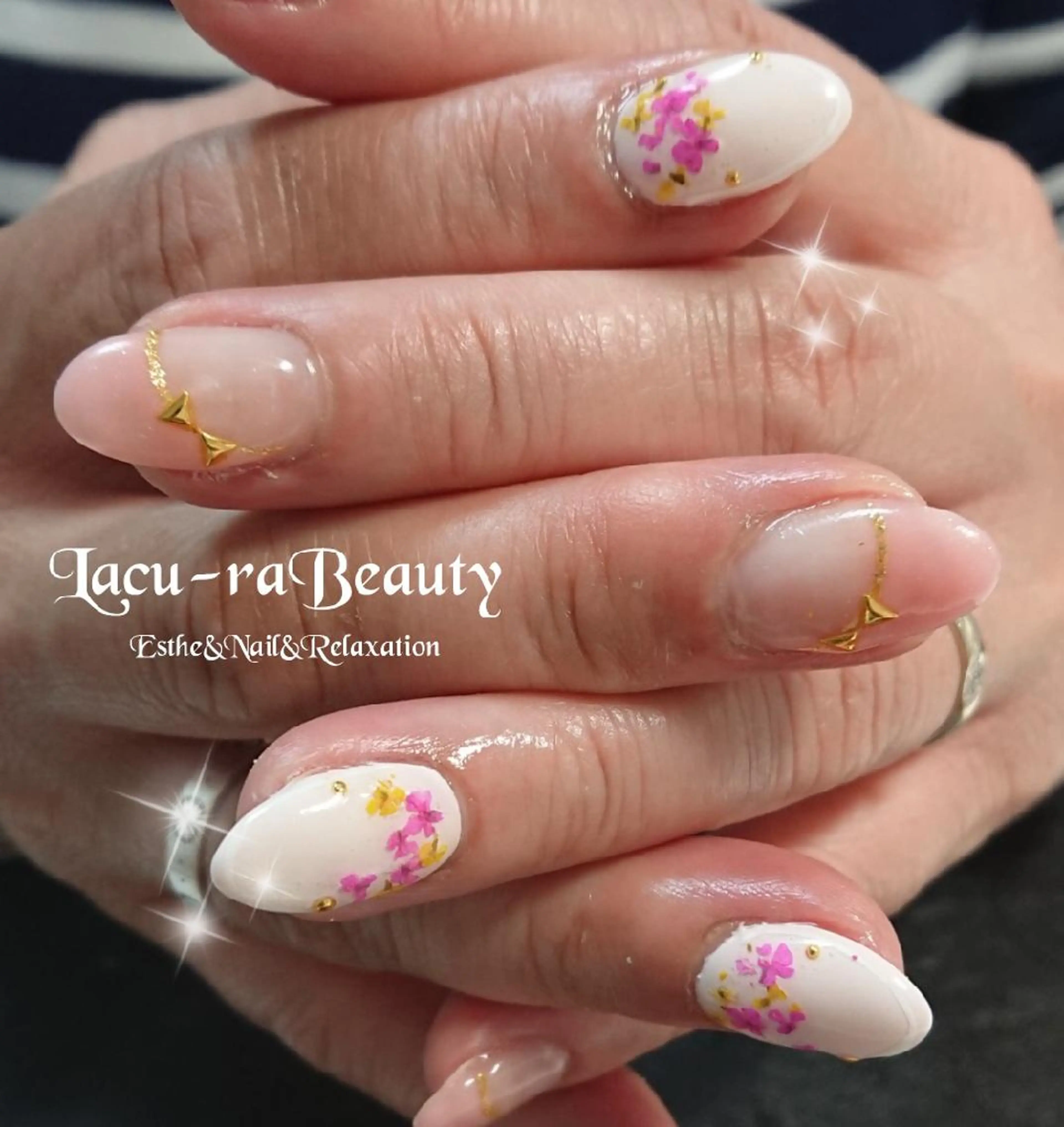 ネイル 小顔と腸の専門店 ラクーラビューティのエステ・リラクイメージ