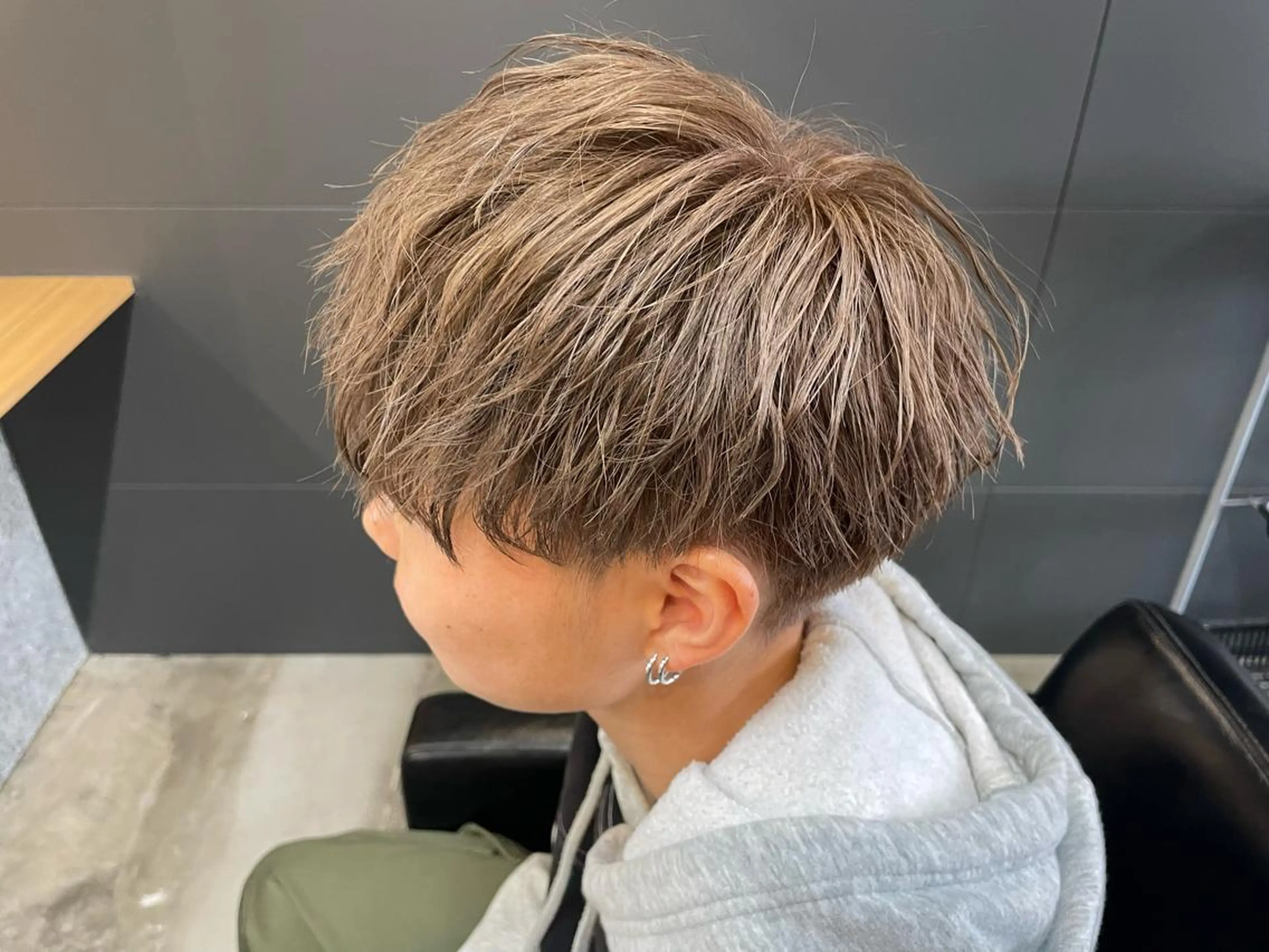 ショート パーマ メンズ 三田 真穂のヘアスタイル