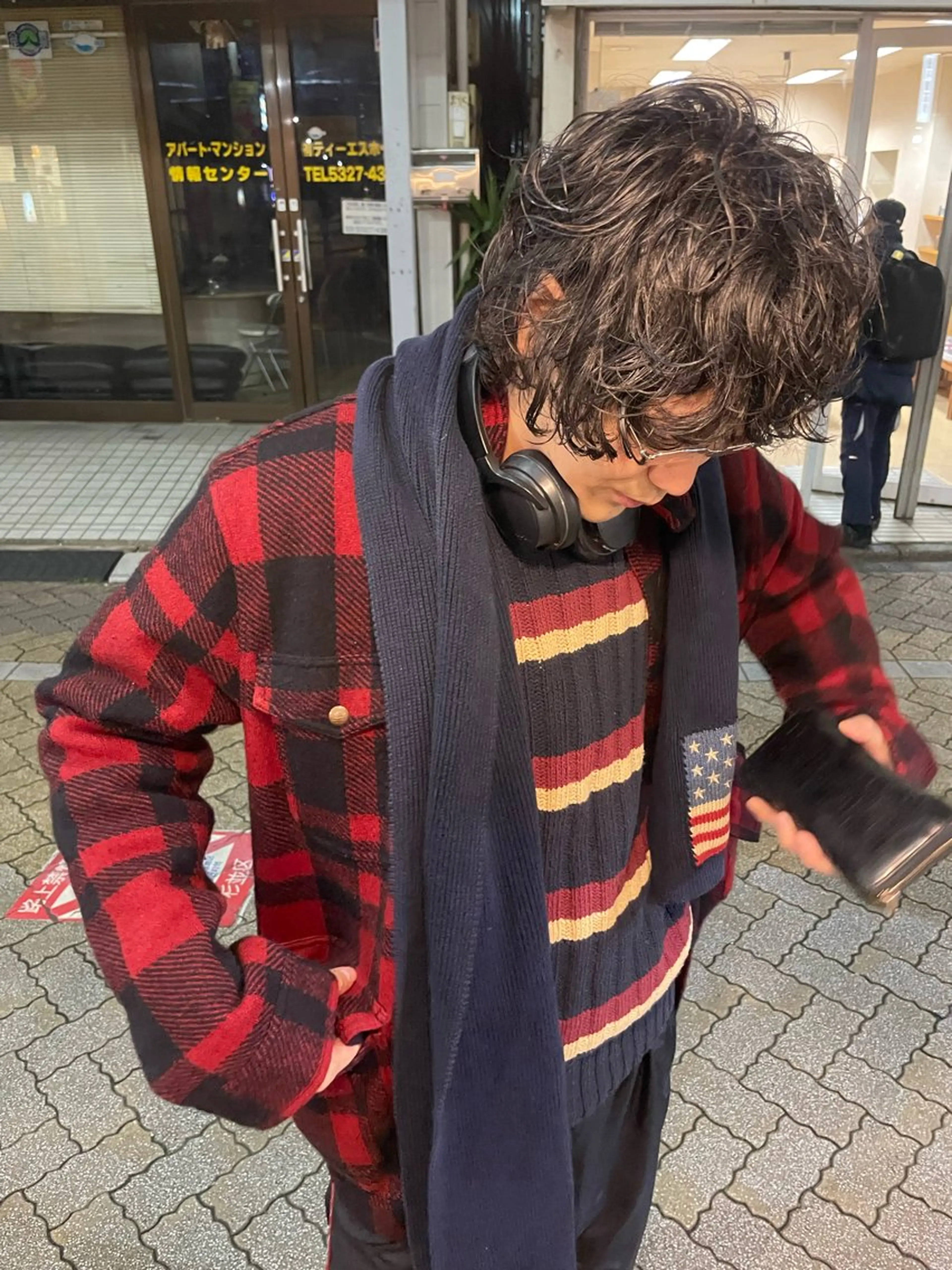 ショート くせ毛 ウルフカット カット カライング所属・ズミ/垢抜けレイヤー 🦖透明感カラーのヘアスタイル