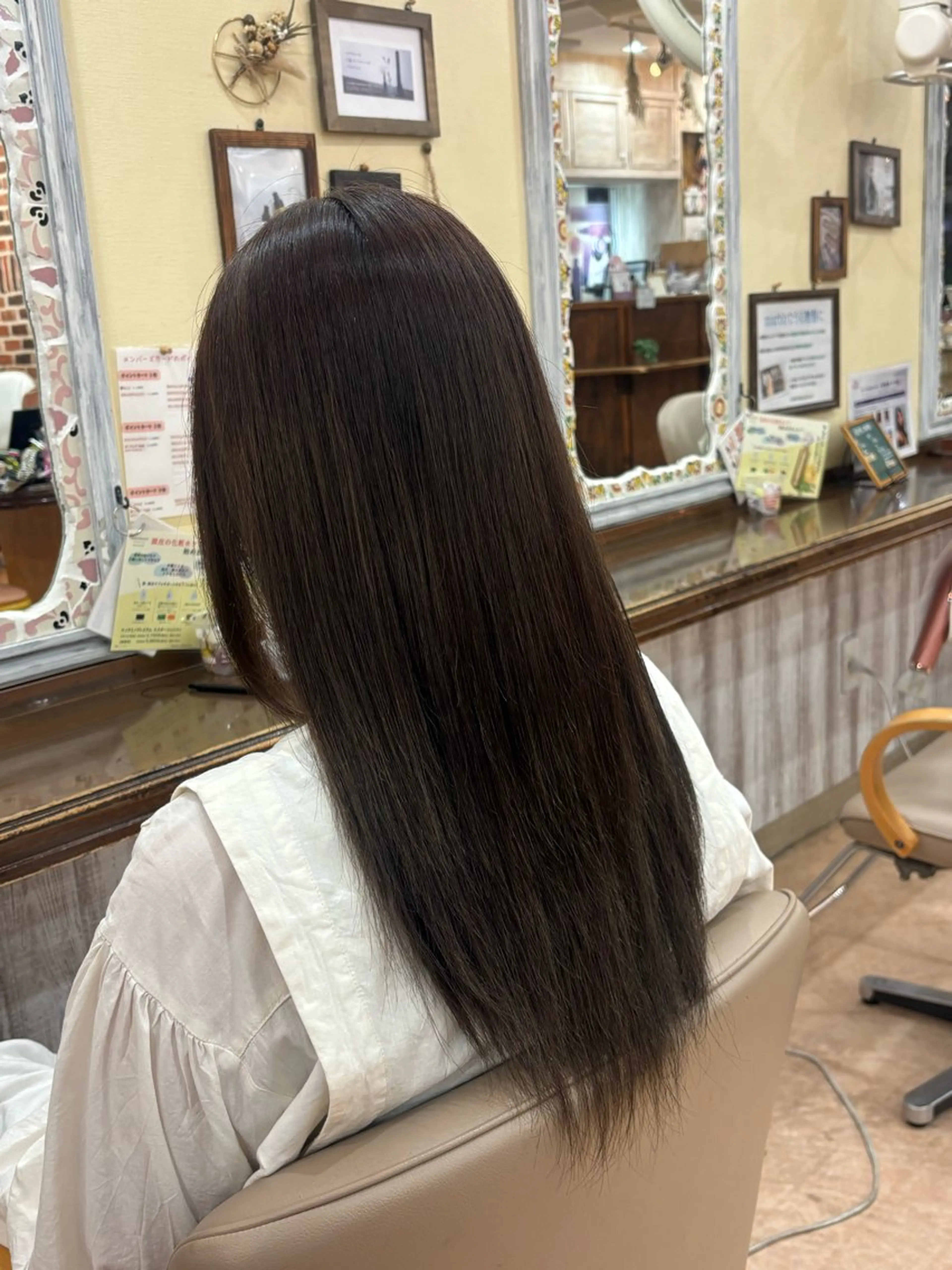 カラー ヘアカラー 土井 萌花のヘアスタイル