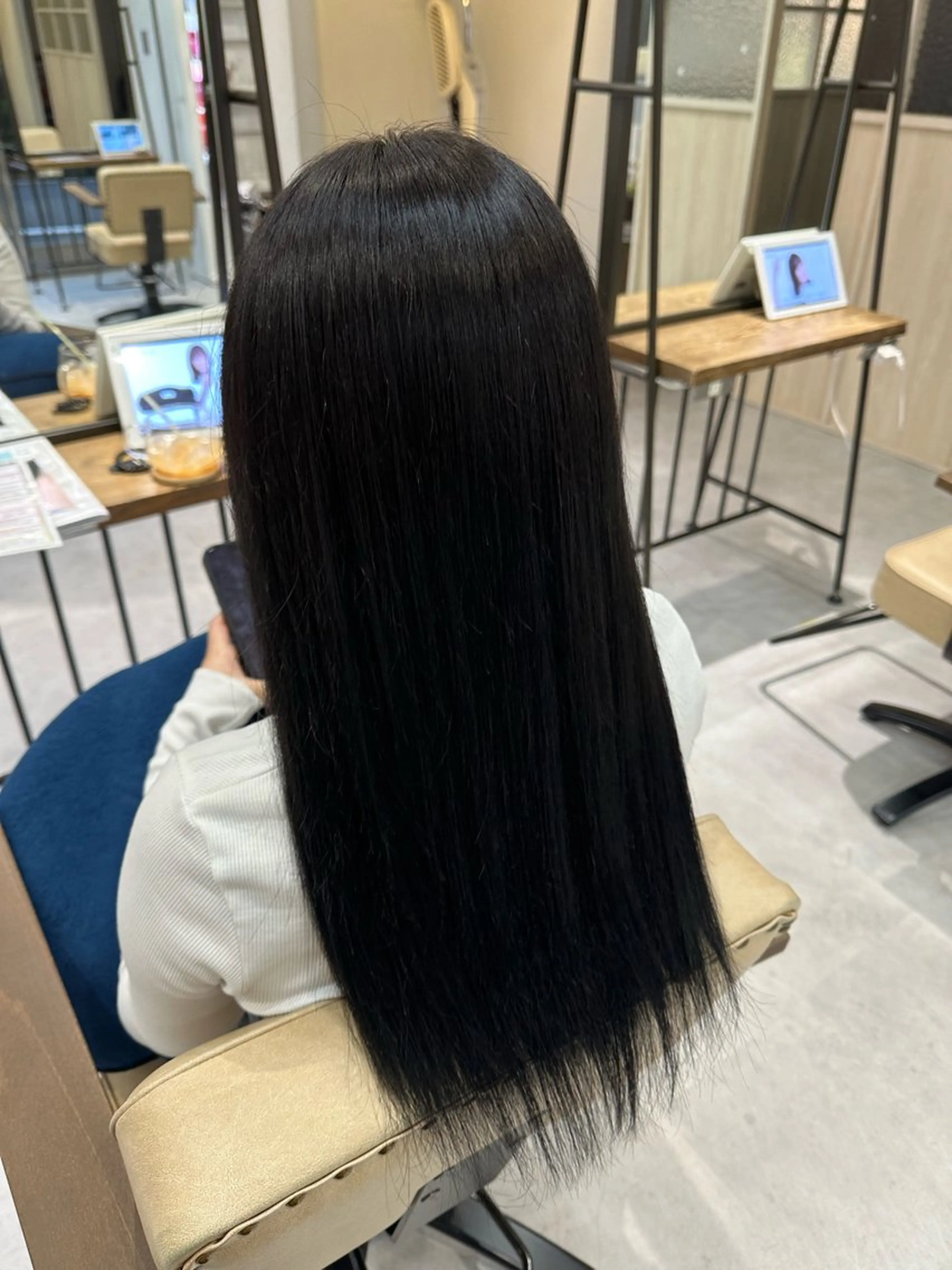 ロング カラー カット ヘアカラー トリートメント ICHIKA/暖色 カラー / Wカラーのヘアスタイル