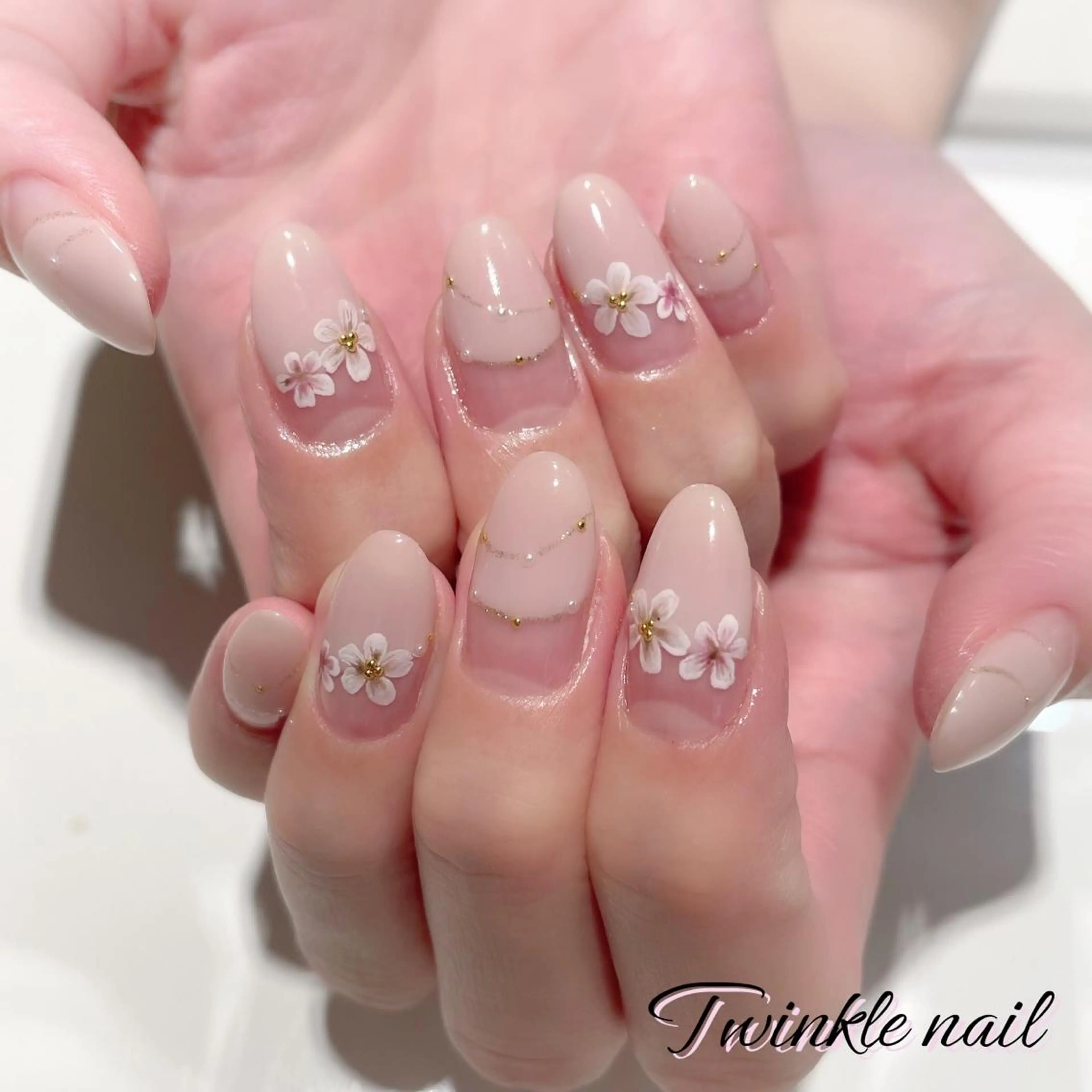 ネイル ハンドネイル ハンドケア 中井 綾香の眉毛・アイブロウイメージ