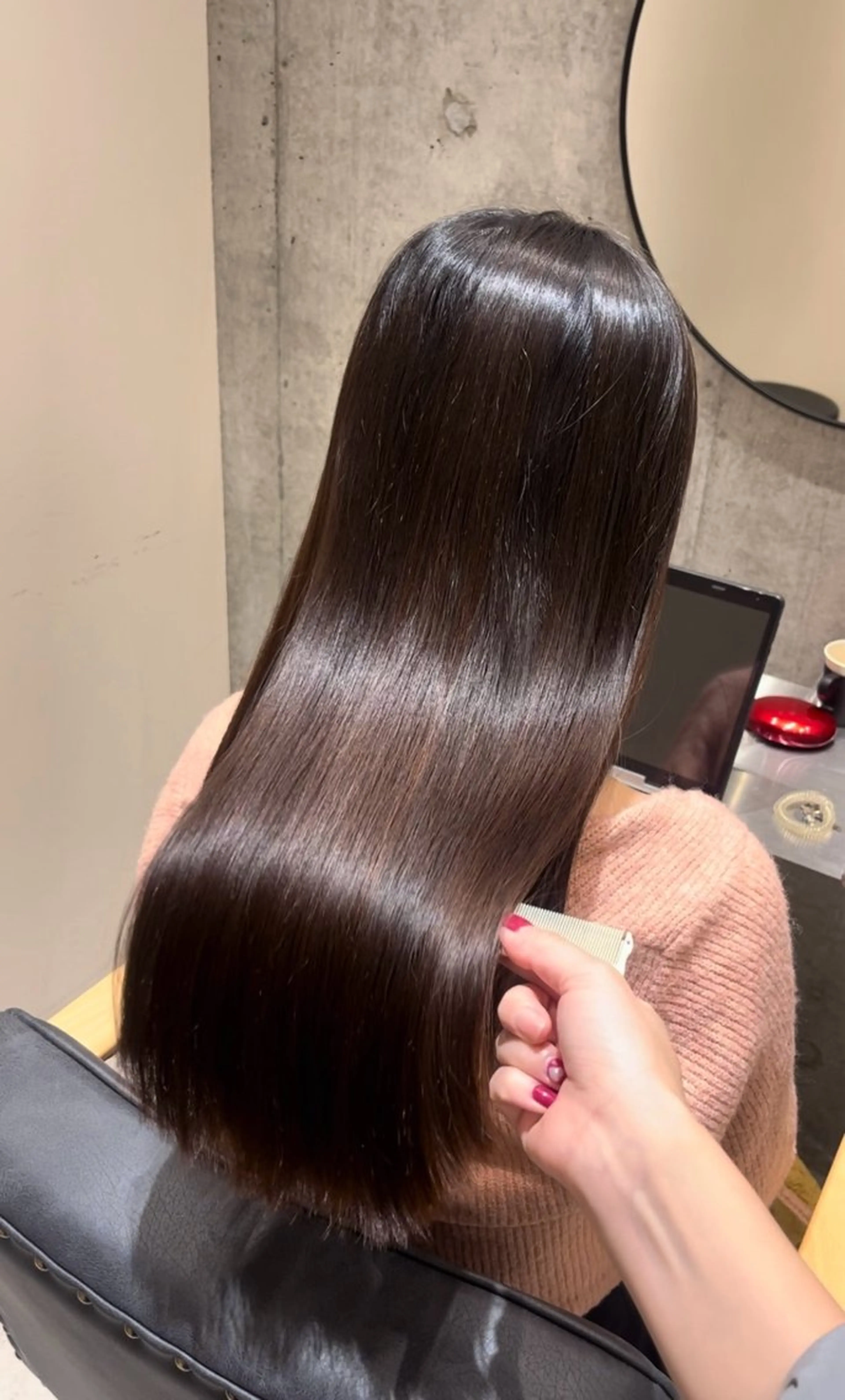 Premium艶髪ストレート(縮毛矯正)＋カット🪽✨️の写真