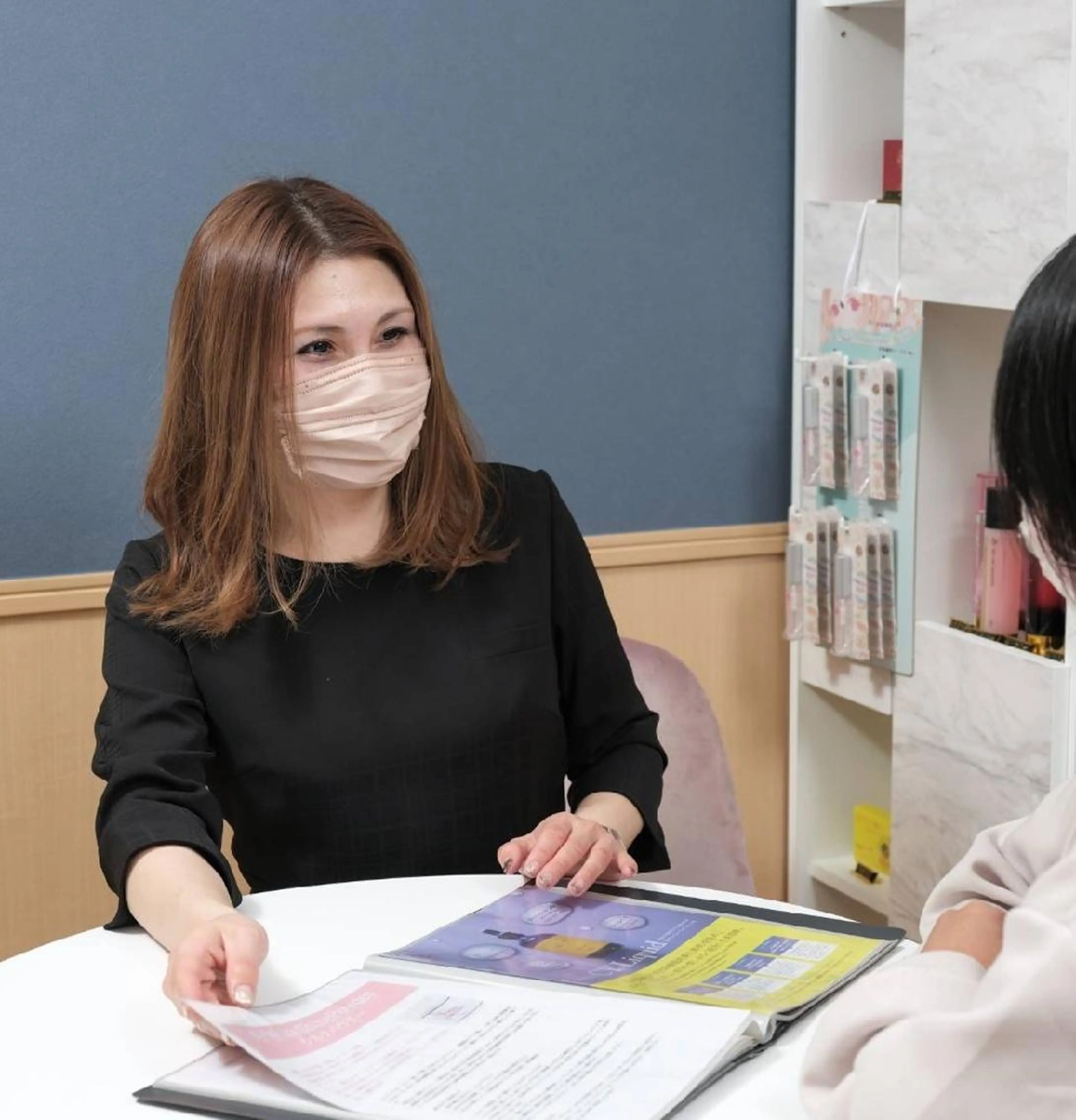 Beauty Salon Luana所属・Luanaまつパ脱毛 ハーブピーリング眉毛のマツエク・マツパデザイン