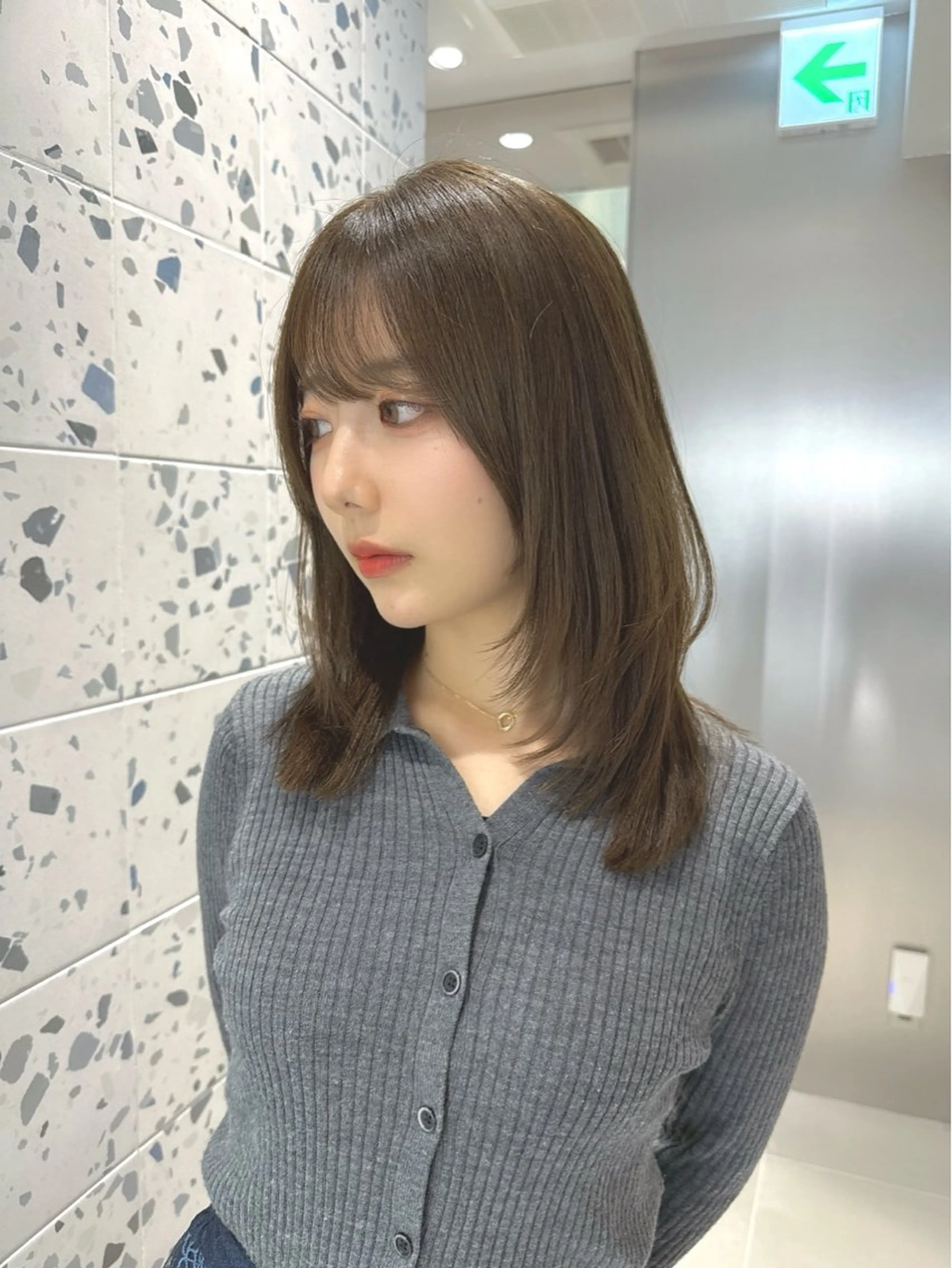 ミディアム カラー ベージュカラー ブリーチ ブリーチなしカラー オリーブベージュ カット ヘアカラー トリートメント LUMO所属・矢野 晃平のヘアスタイル