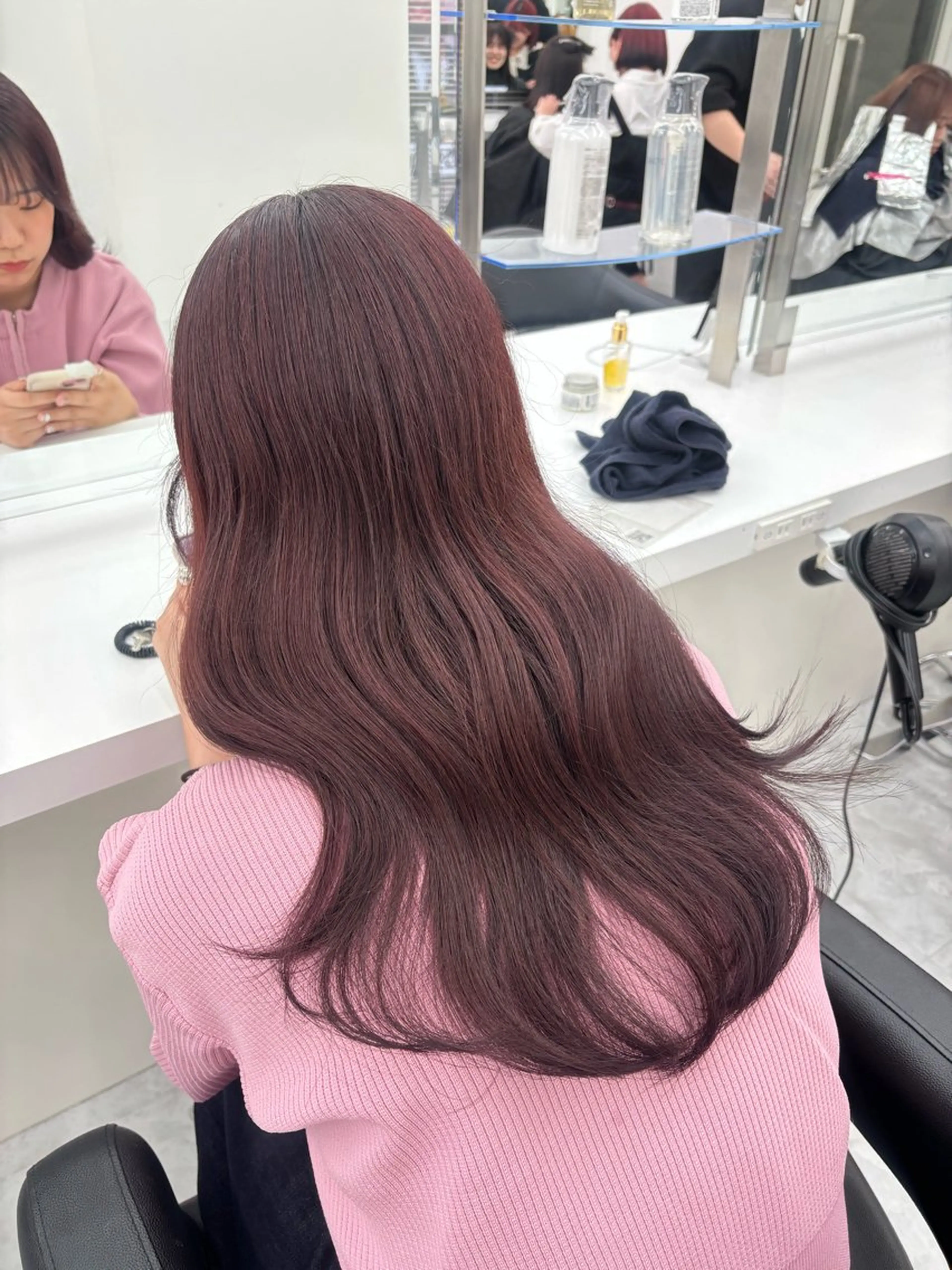 ロング カラー 🖤ハイトーン× レイヤー🖤SARAのヘアスタイル