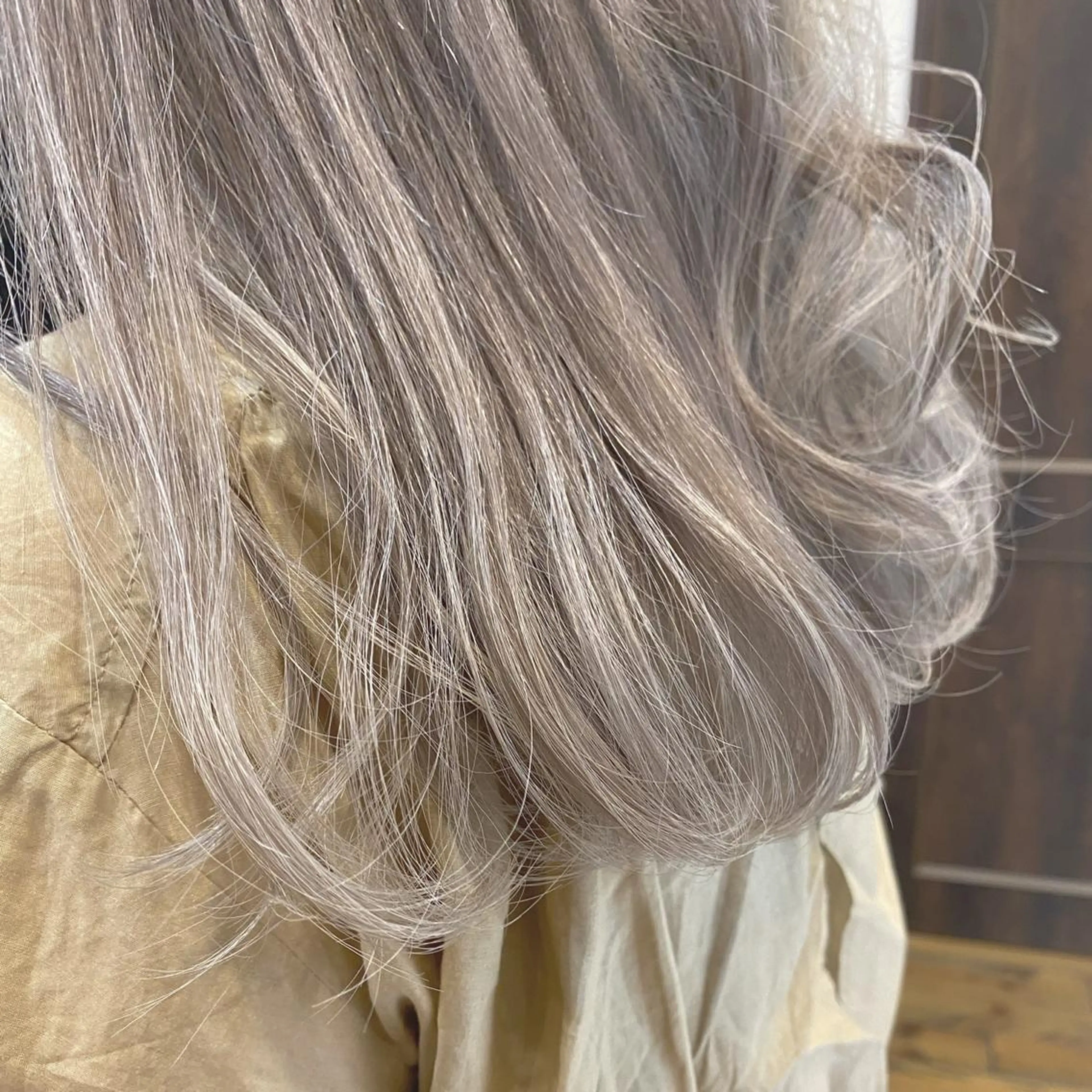 ロング 艶•透明感カラー フィーシーのヘアスタイル