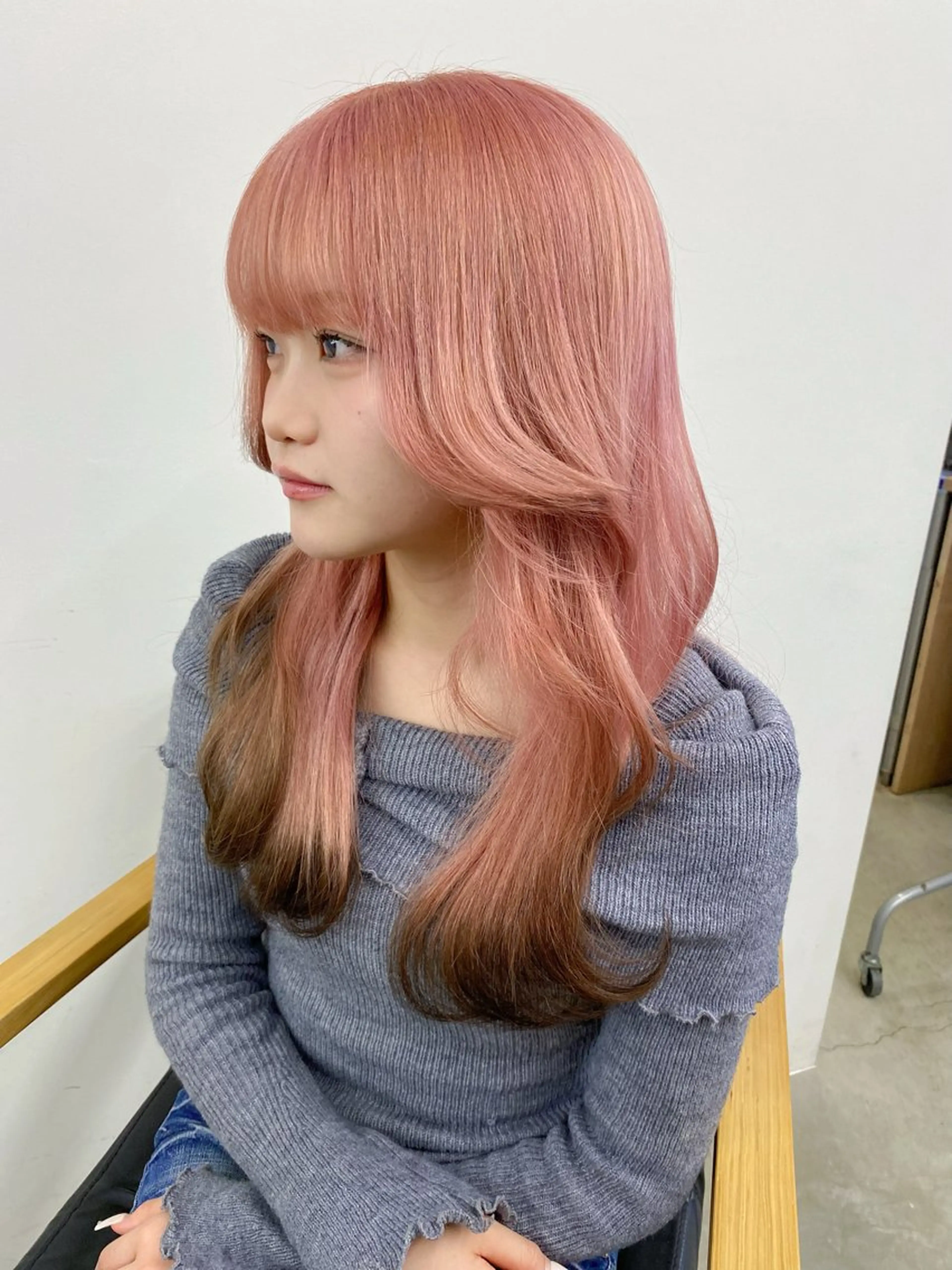 ロング ヘアカラー トリートメント akane/ 縮毛矯正/暖色のヘアスタイル