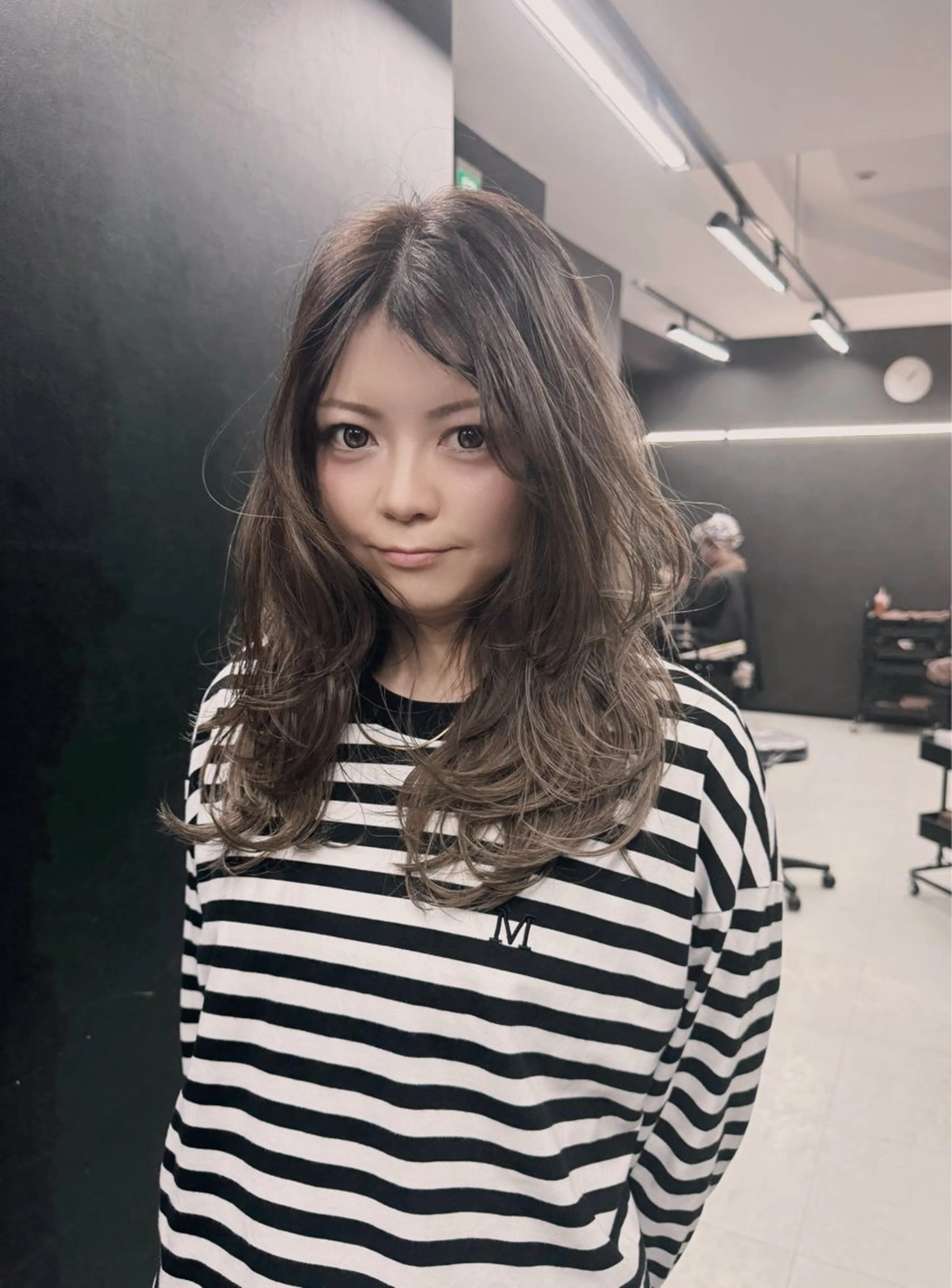 ミディアム ハイライト レイヤーカット 五島 拓海のヘアスタイル