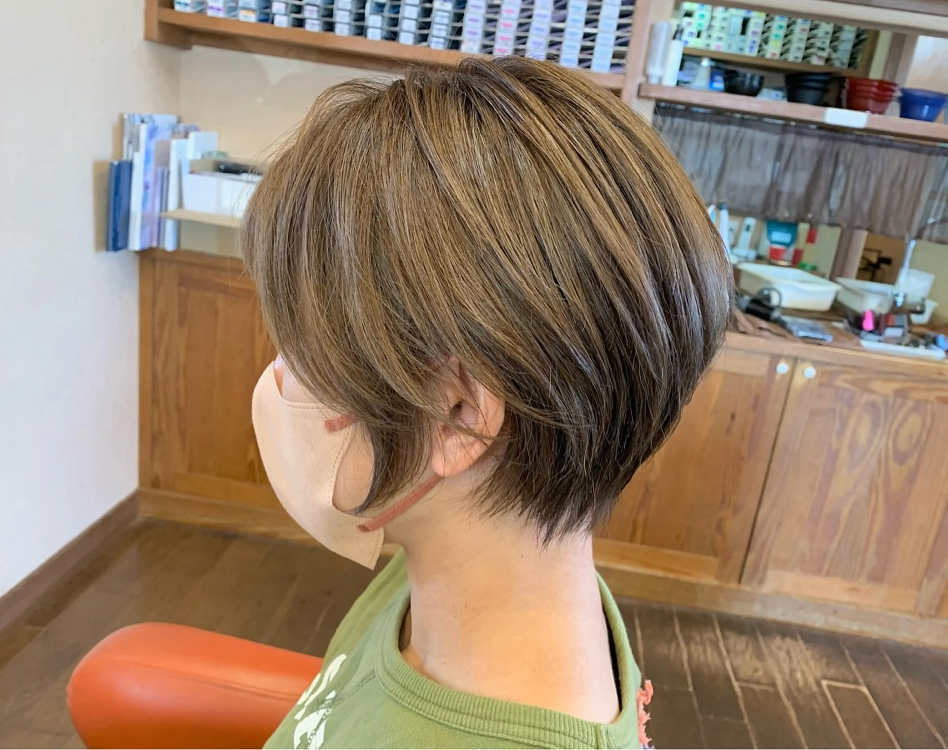 白髪ぼかしハイライト＋カラー＋カットの写真