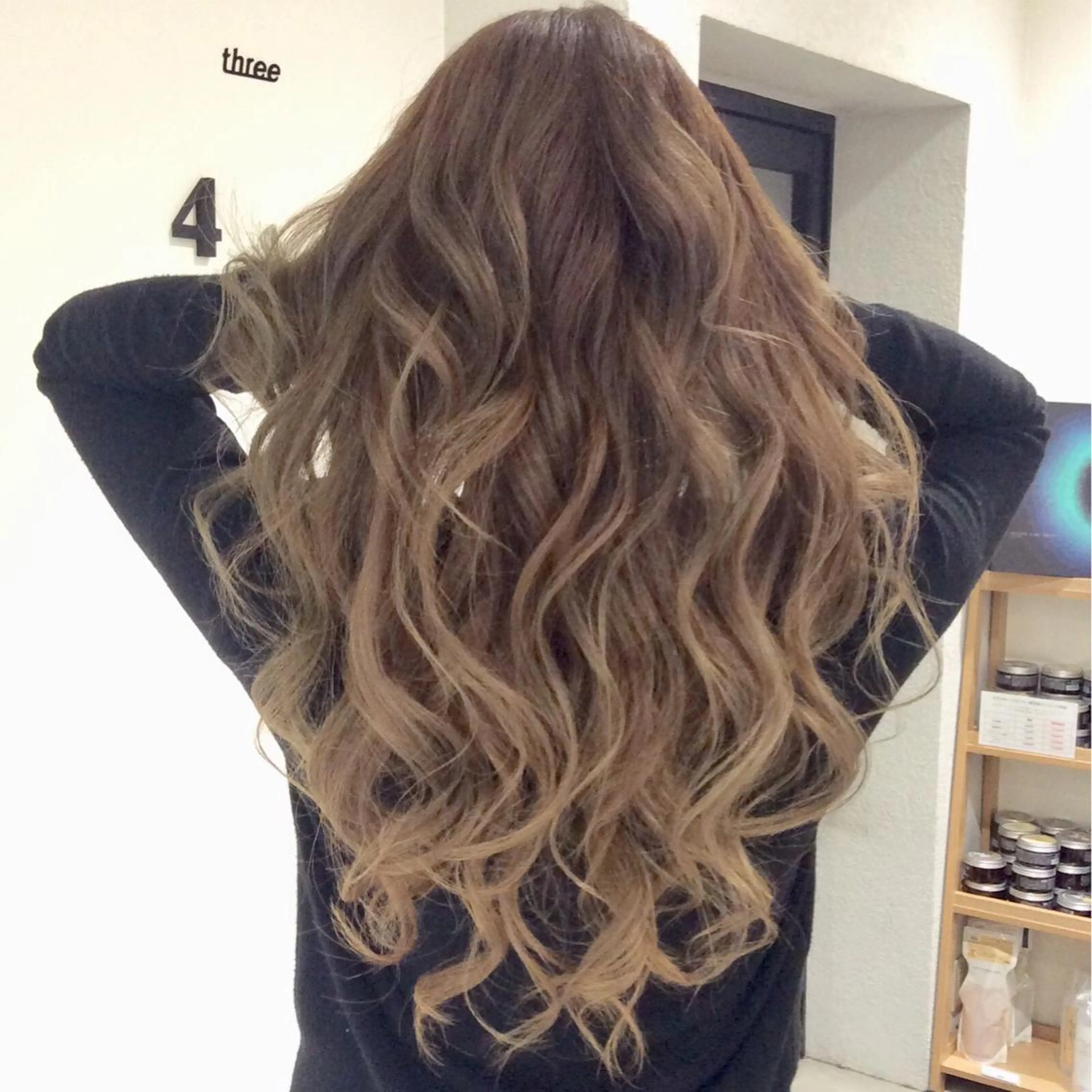 ロング カラー 中林 由佳のヘアスタイル