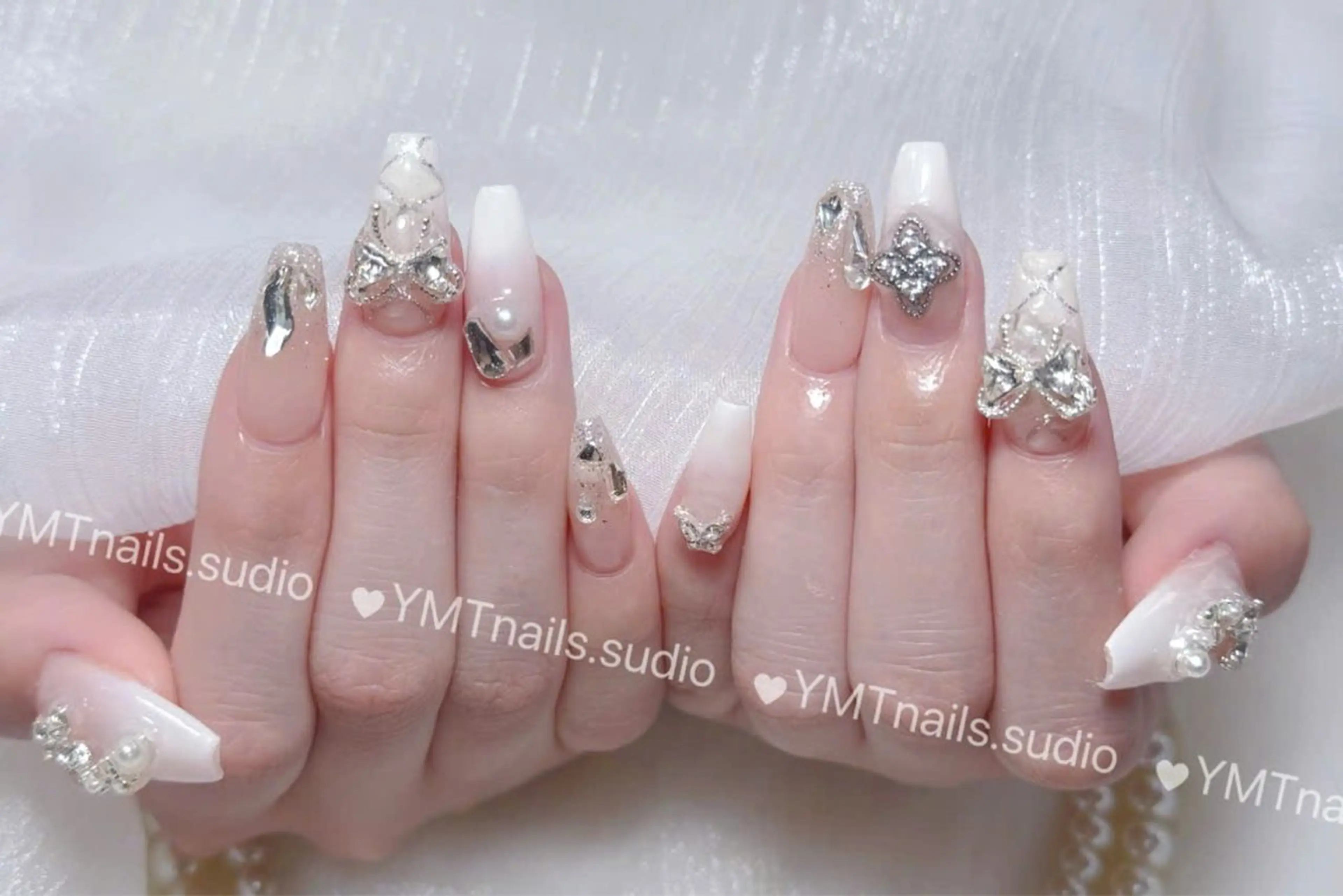 ネイル 長さ出し フットネイル ジェルネイル 韓国ネイル マグネットネイル ハンドネイル YMT. NailStudioのネイルデザイン