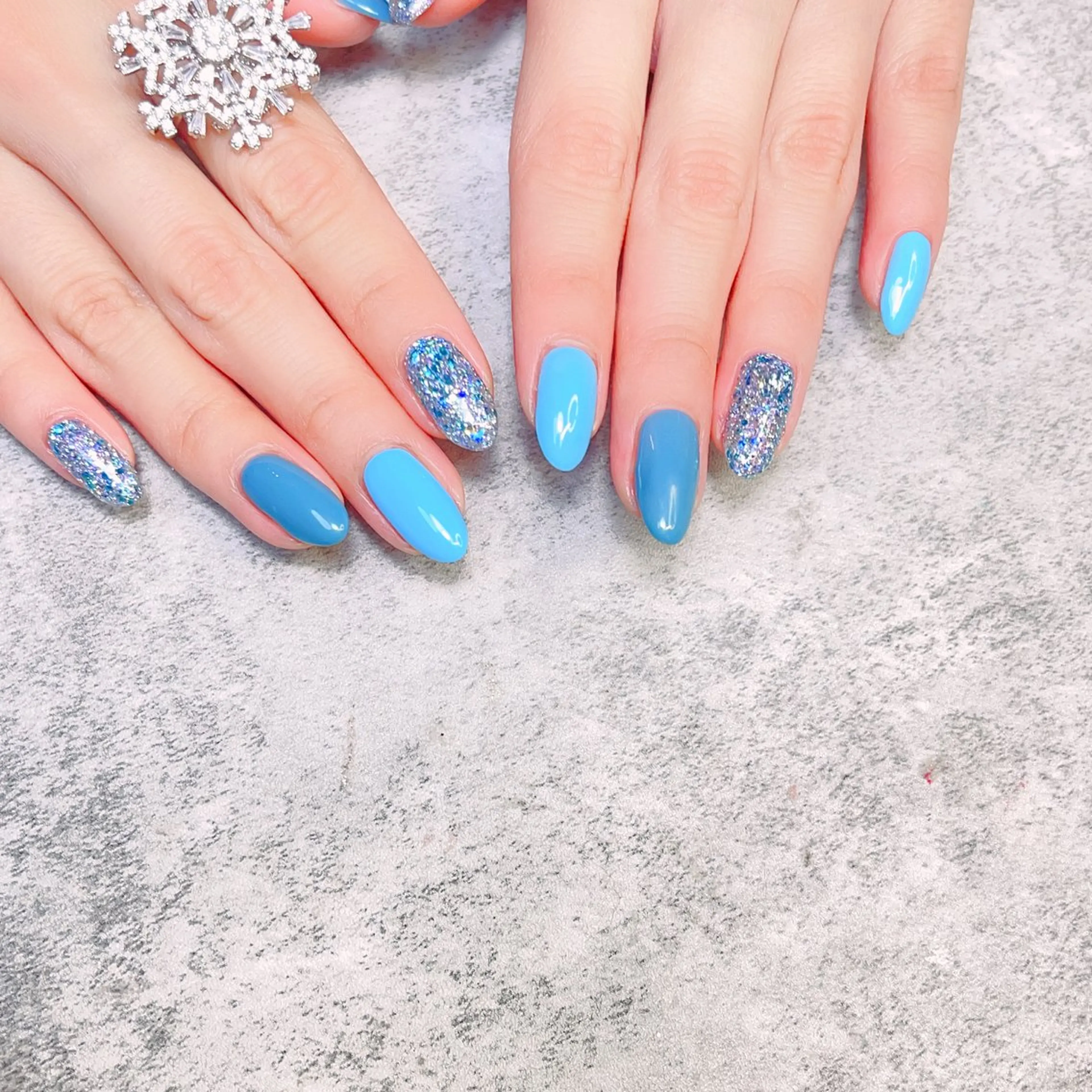 ミディアム めぐみのネイルサロン スタッフ練習のネイルデザイン