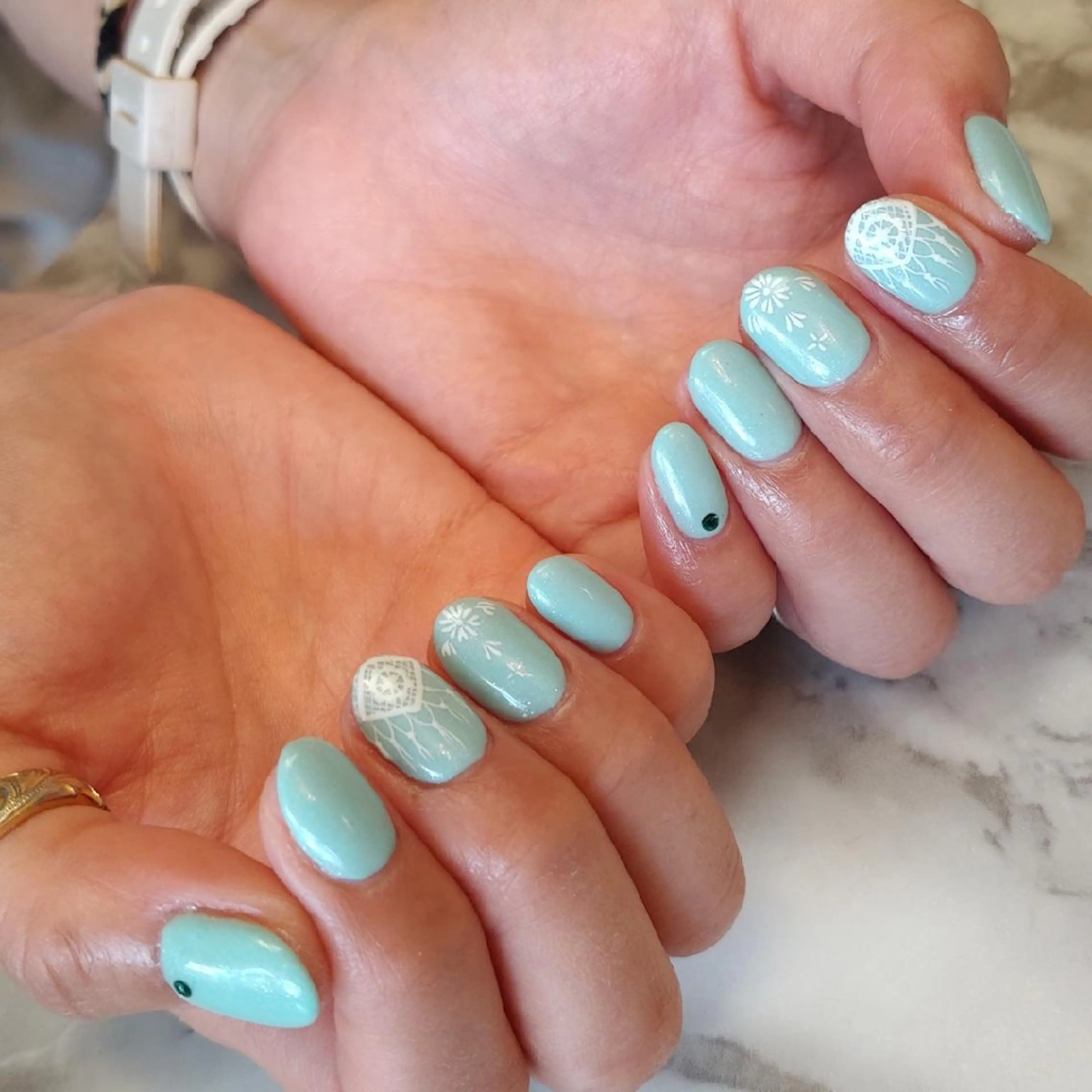 ネイル ジェヌインネイル 河内のネイルデザイン