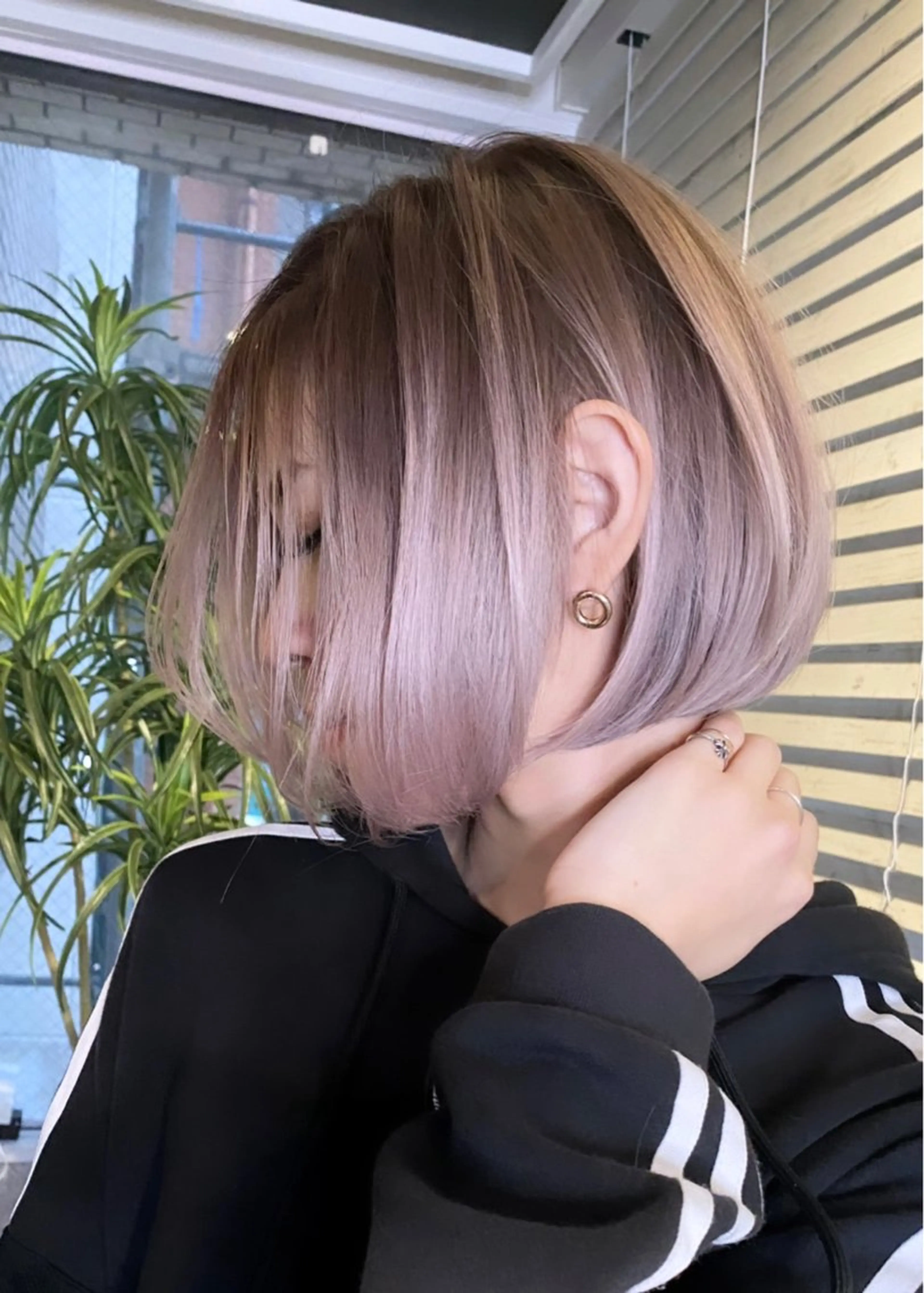 ショート レイヤーカット特化 💜SARIのヘアスタイル