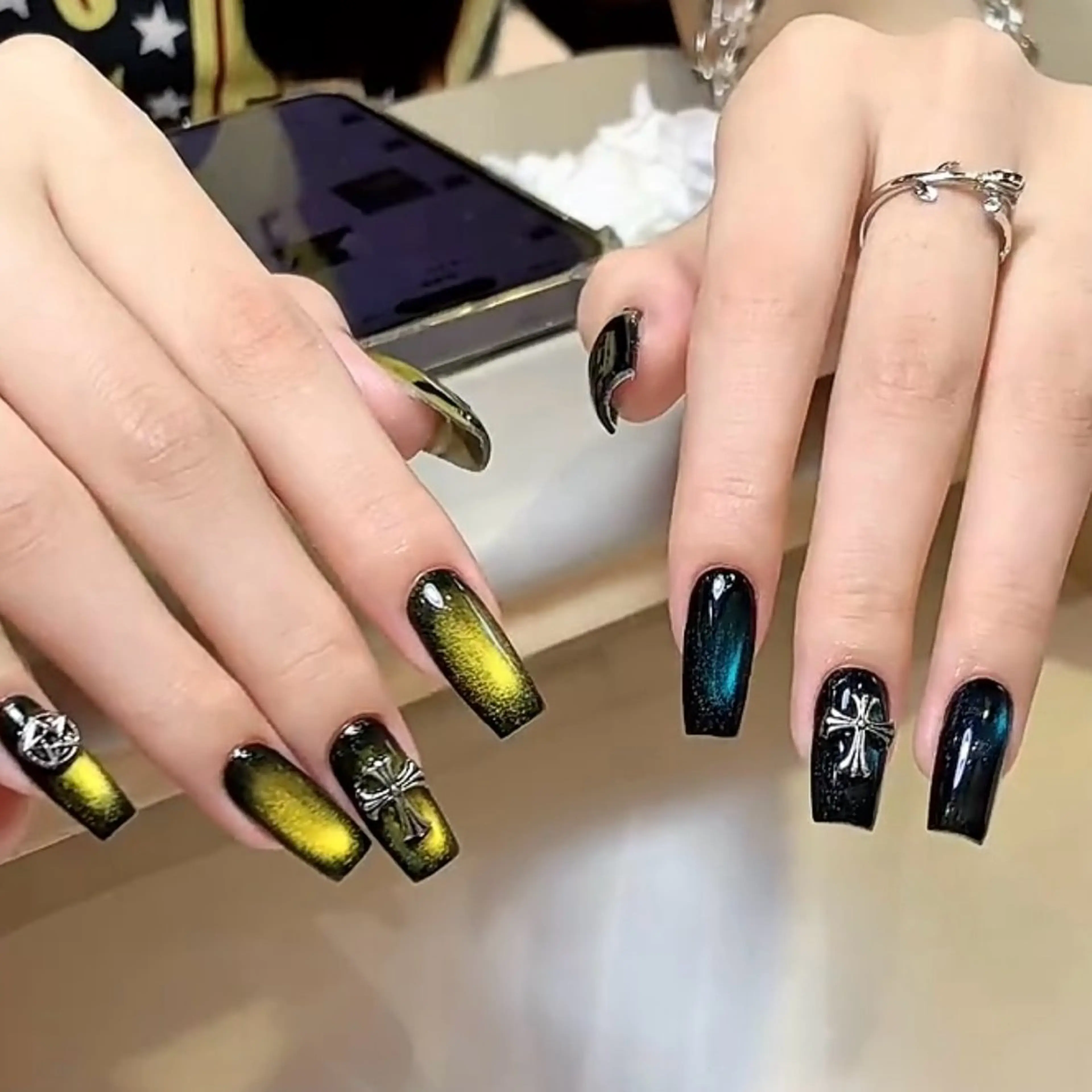 ネイル アニマル柄 べっ甲ネイル ブラウン ジェルネイル ハロウィン ハンドネイル Rika  nail cocoのネイルデザイン