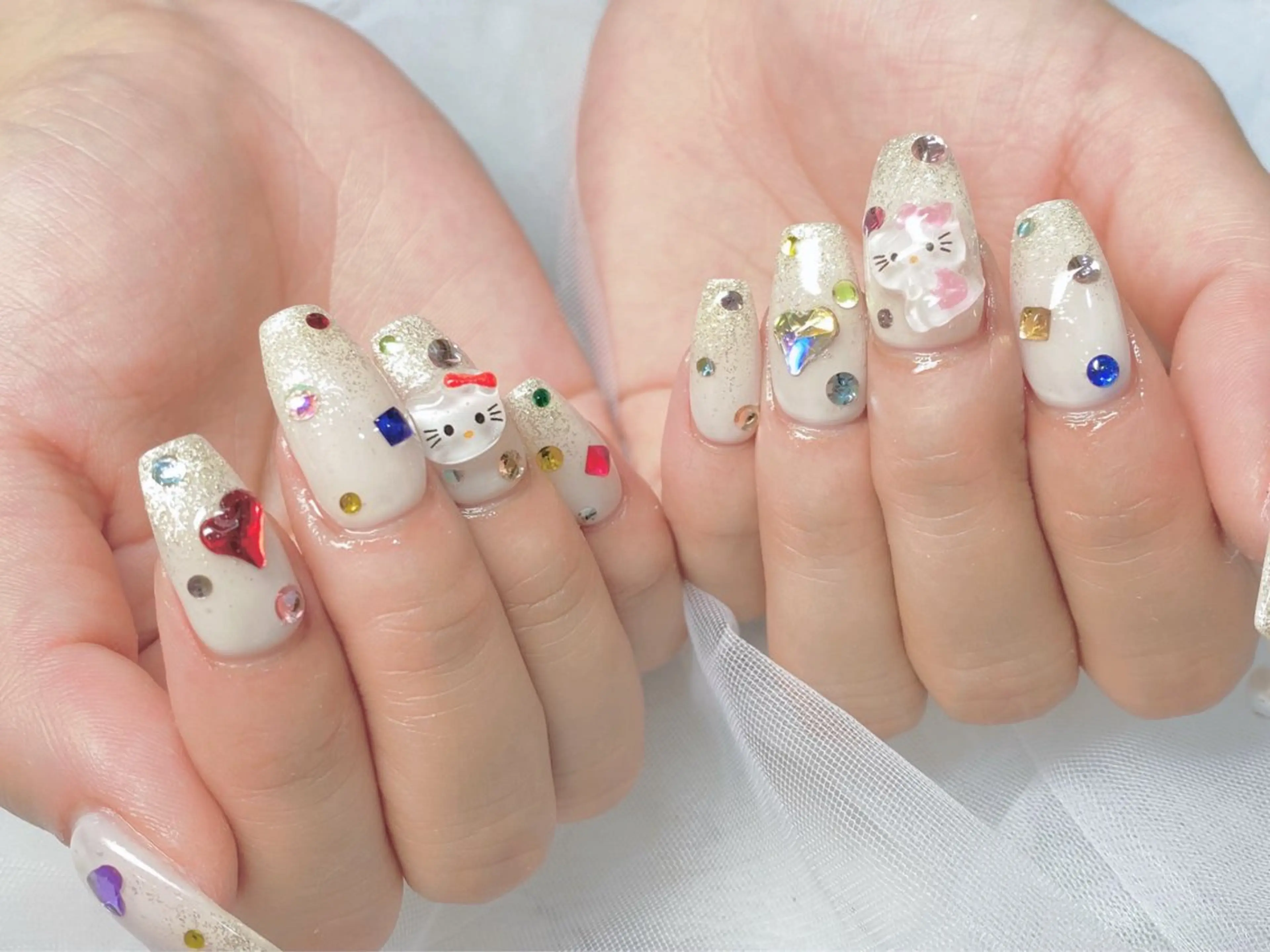 ネイル グラデーション キラキラネイル ラメ(グリッター) ラメグラデーション Jebel Beauty Miuの眉毛・アイブロウイメージ