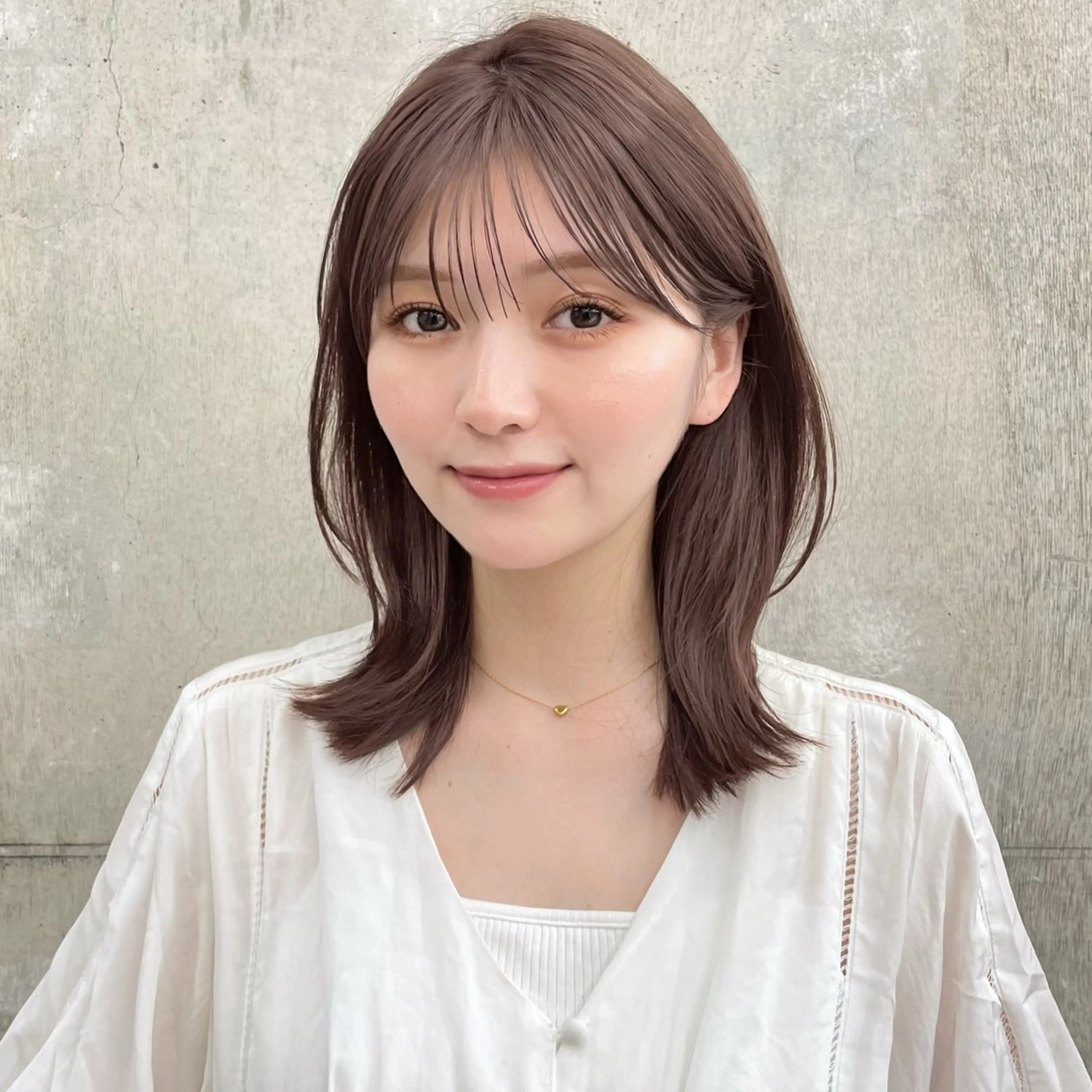ミディアム カラー ヘアアレンジ ベージュカラー ラベンダーカラー ラベンダーベージュ くびれヘア レイヤーカット 【柔らか透明感✨/ 似合せ前髪】大石葉月のヘアスタイル