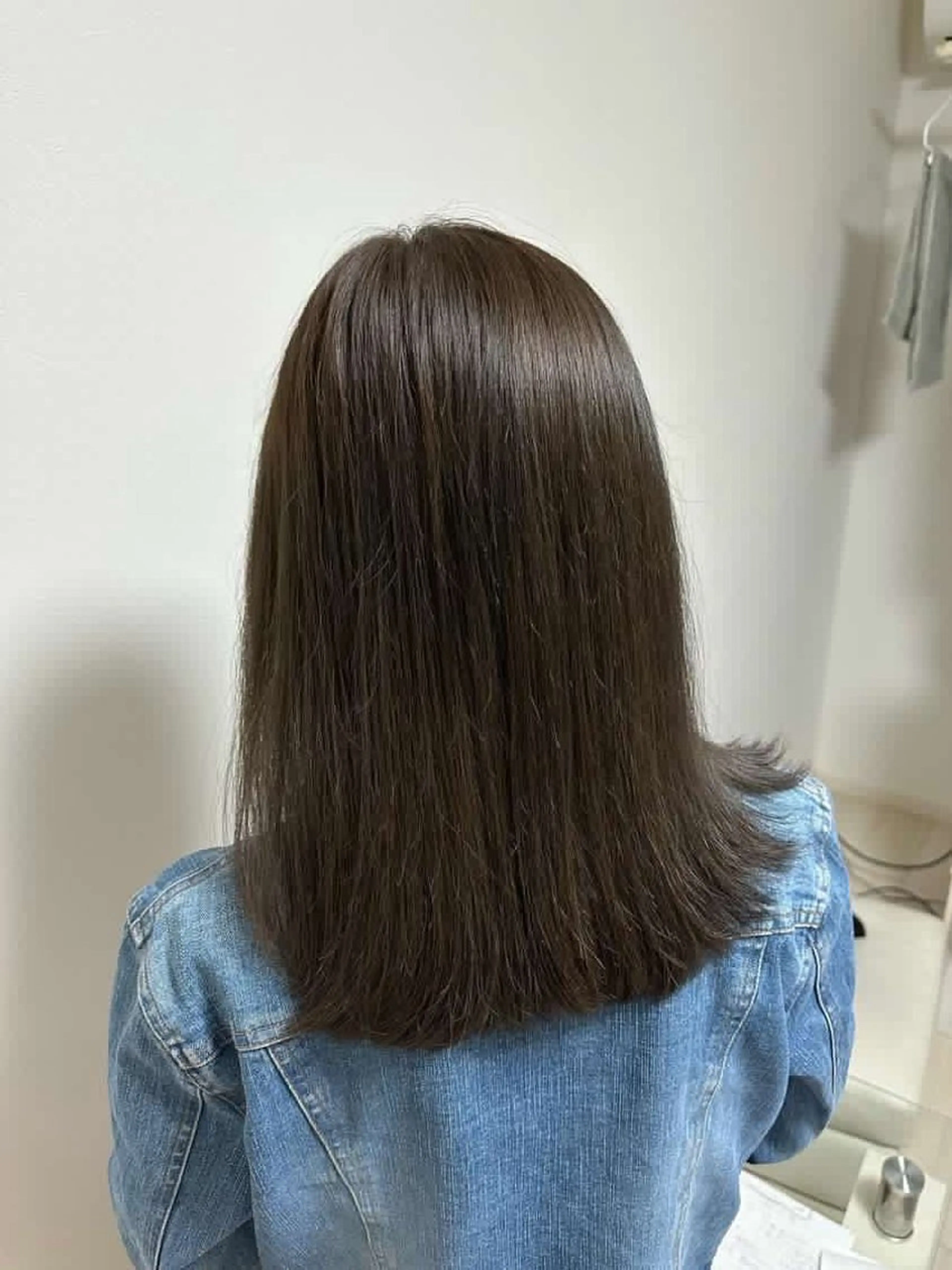 ミディアム カラー ブリーチ グレージュ ブリーチなしカラー Bish Yanaのヘアスタイル