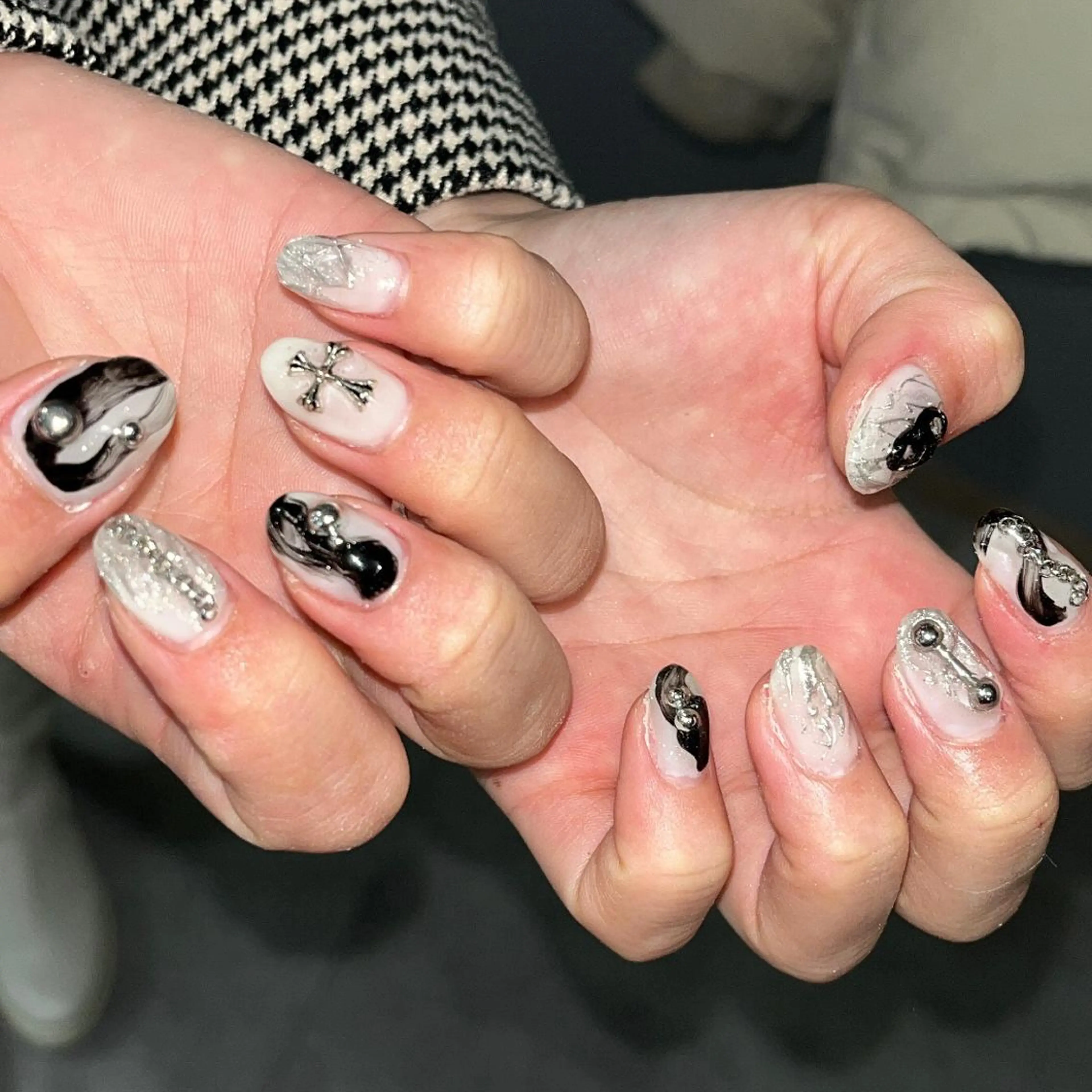 ネイル 🪐富島彩夏 /海外nail🪐のネイルデザイン