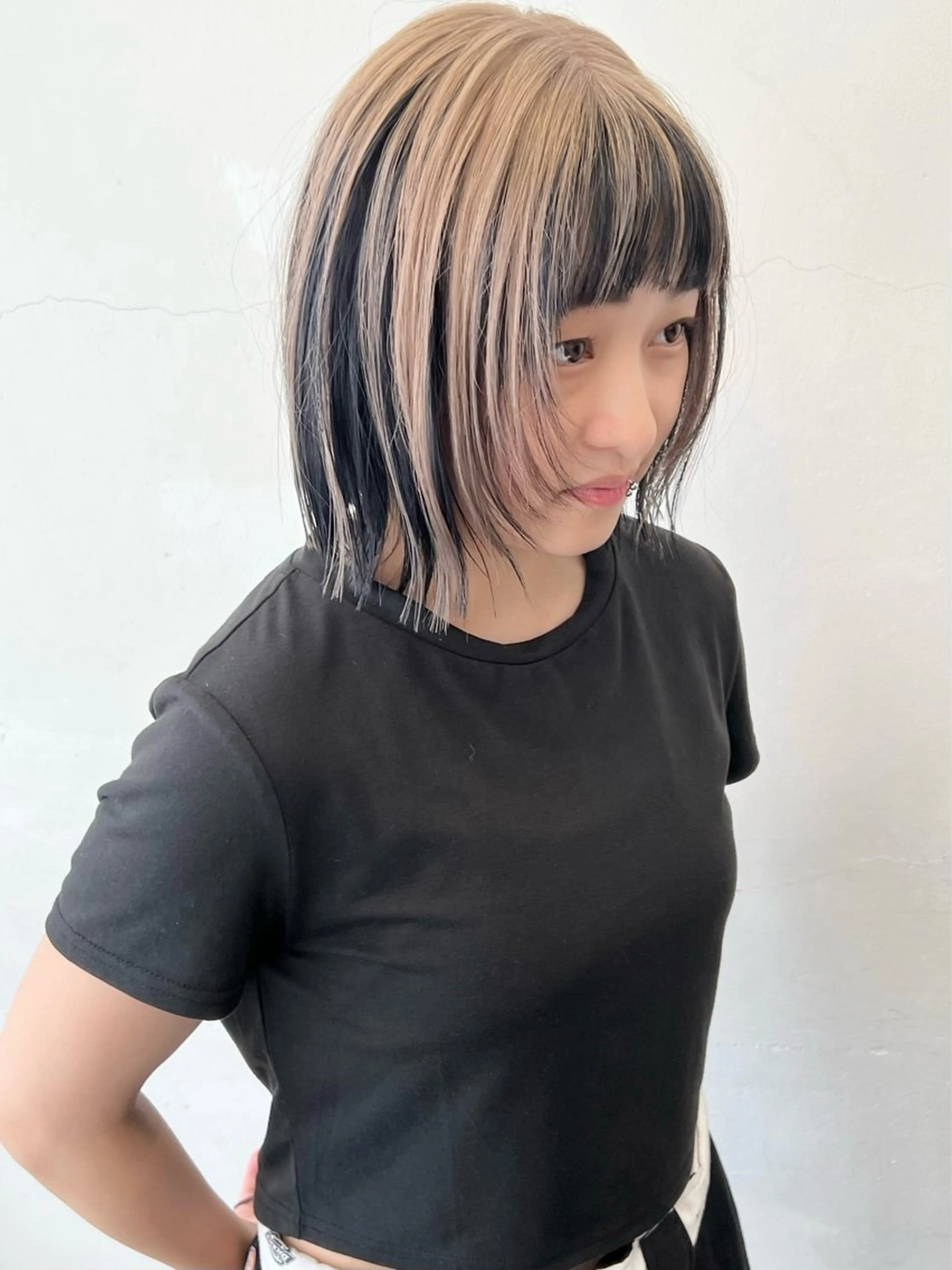 ショート カラー アッシュ ベージュカラー ブリーチ ブロンド ケアブリーチ カット ヘアカラー トリートメント HARU//原宿🤍 リピート率NO.1のヘアスタイル
