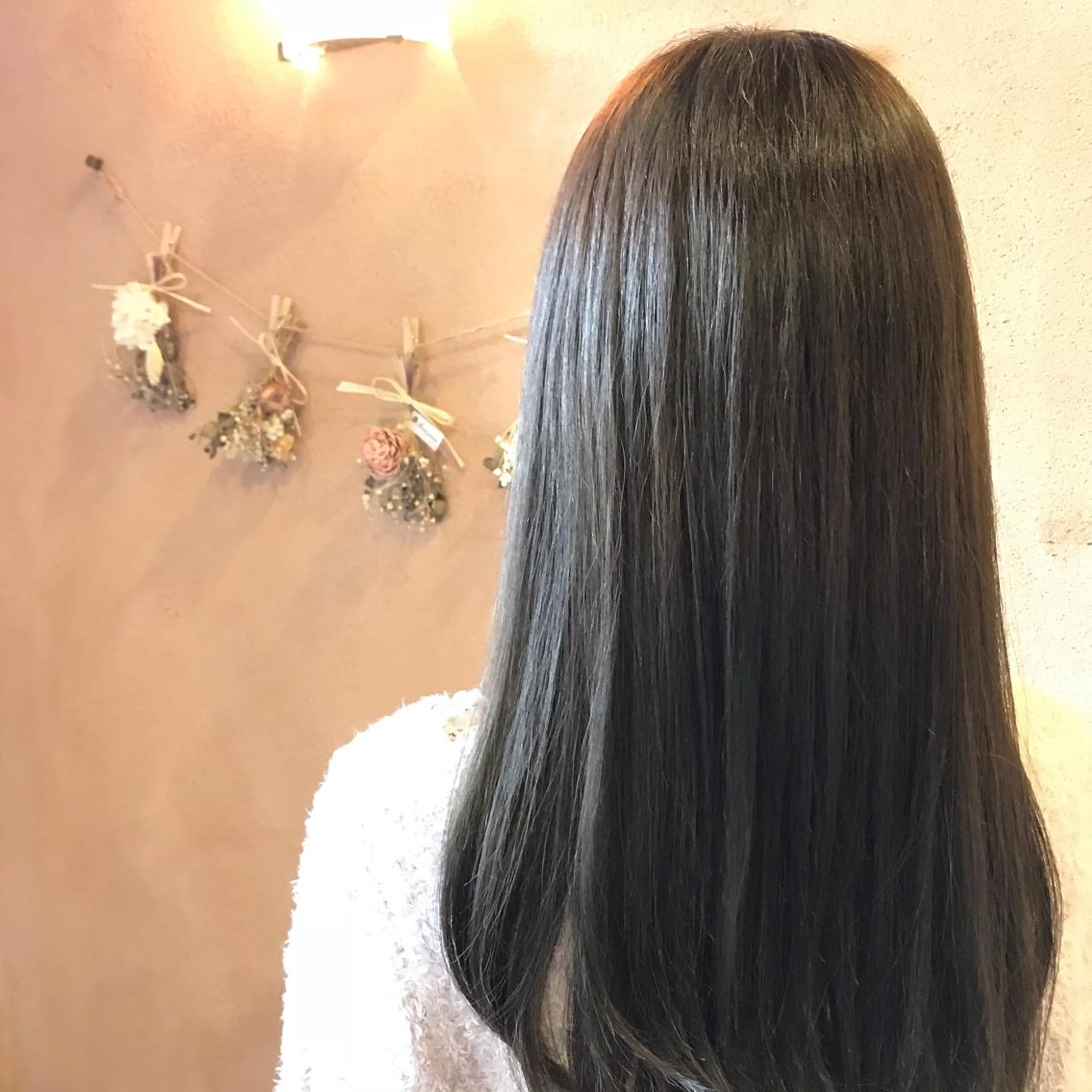 ロング カラー ダークグレー 透明感カラー/ 寺田千雅子のヘアスタイル