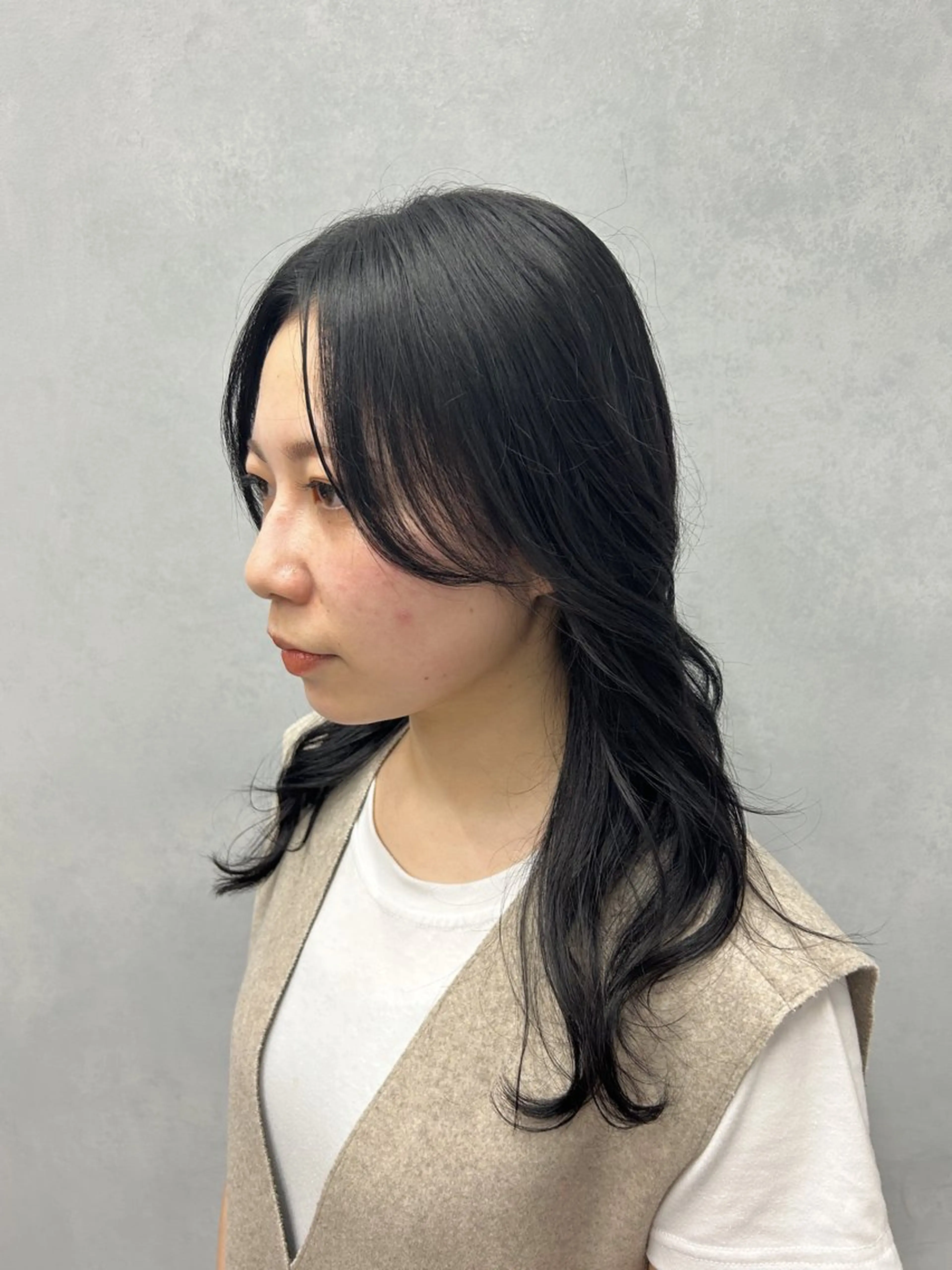 セミロング カラー ヘアカラー トリートメント 🦩レイヤー|透明感 カラー🦩makoのヘアスタイル