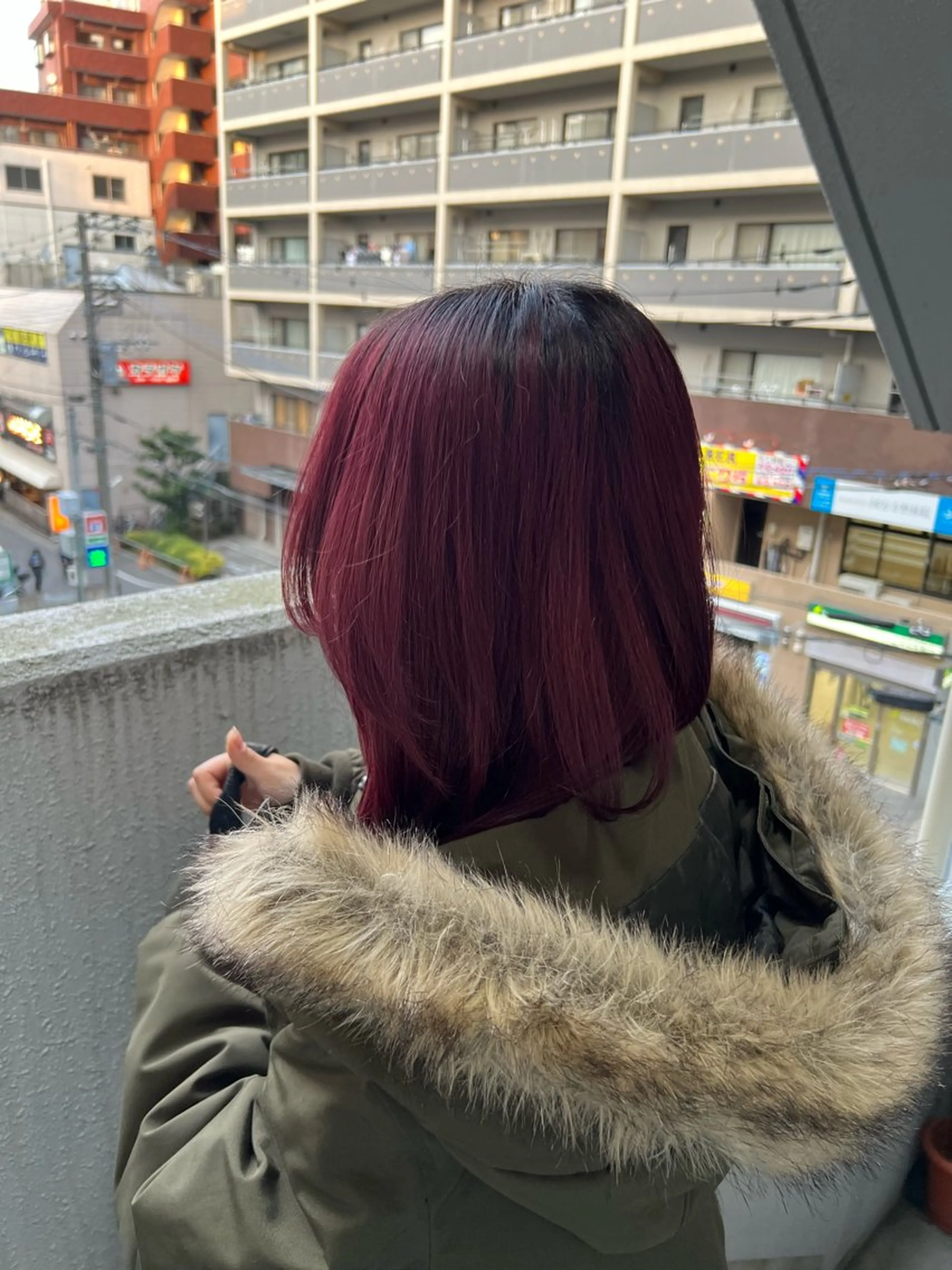 ミディアム ヘアカラー SHU｜レイヤー カット/パーマのヘアスタイル