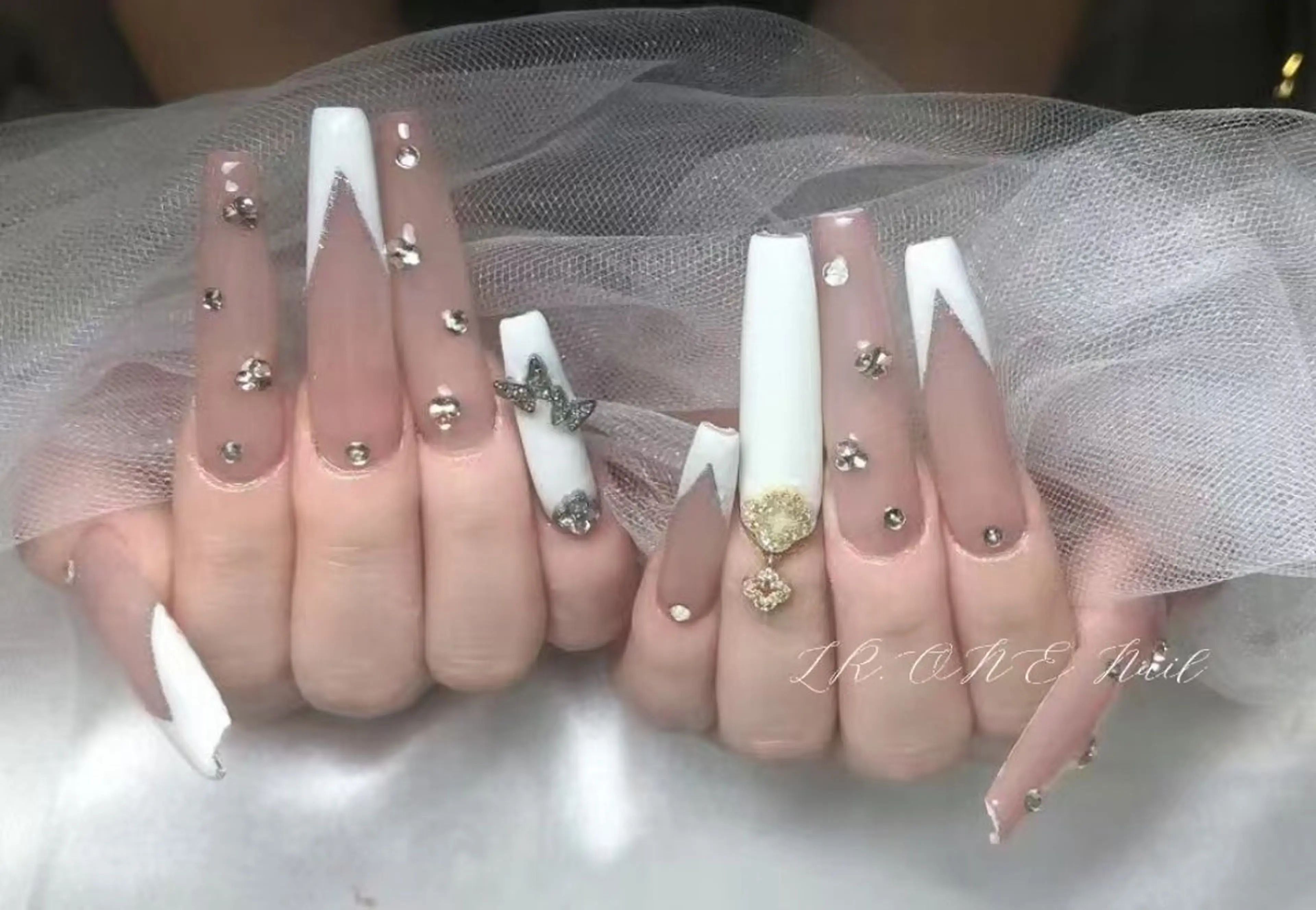 ネイル ハンドネイル LR.ONE ヨウのネイルデザイン