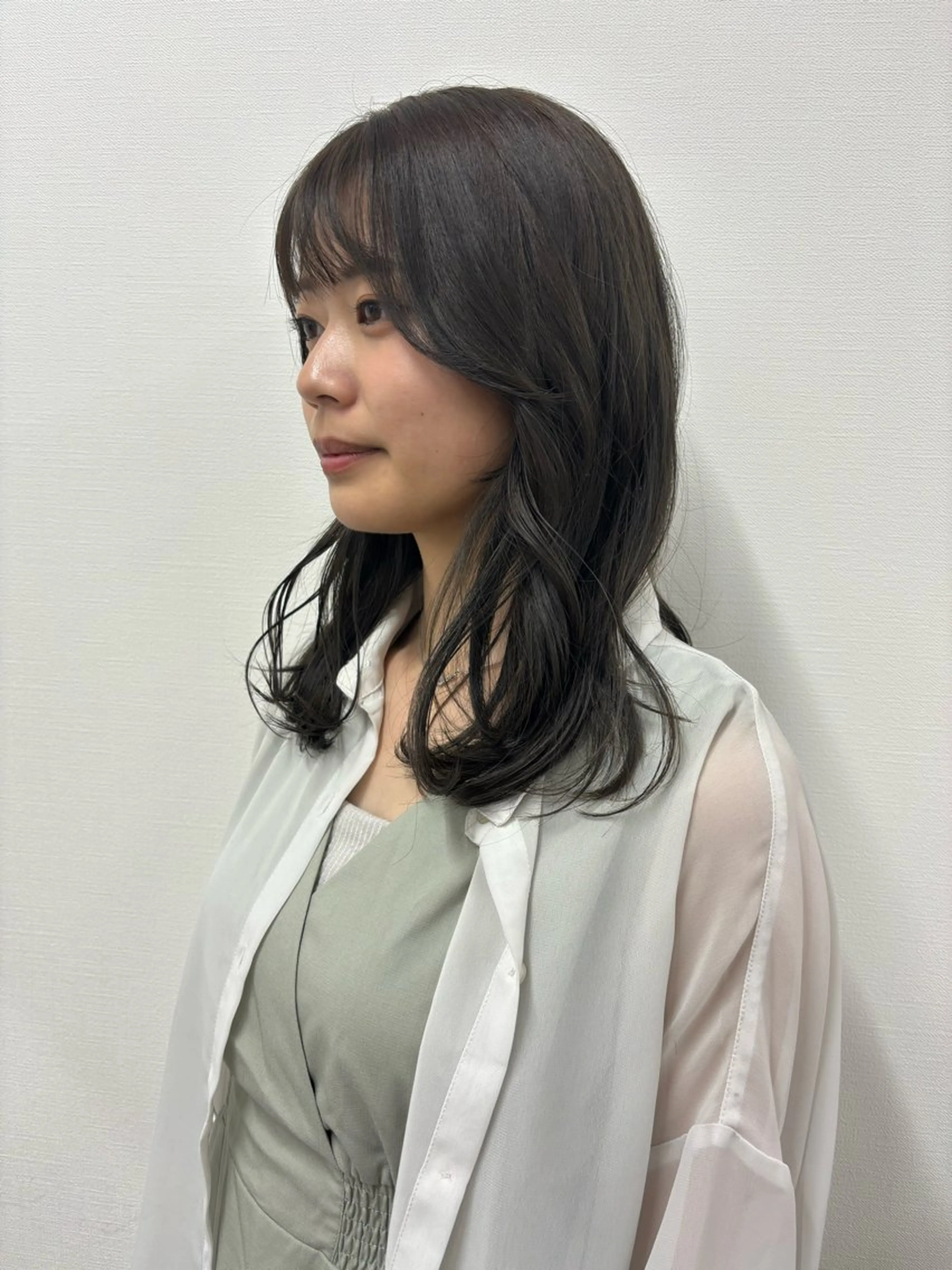 ミディアム カラー ブラウンカラー 顔周りカット 小顔カット カット ヘアカラー トリートメント モエカ -YUCCA-のヘアスタイル