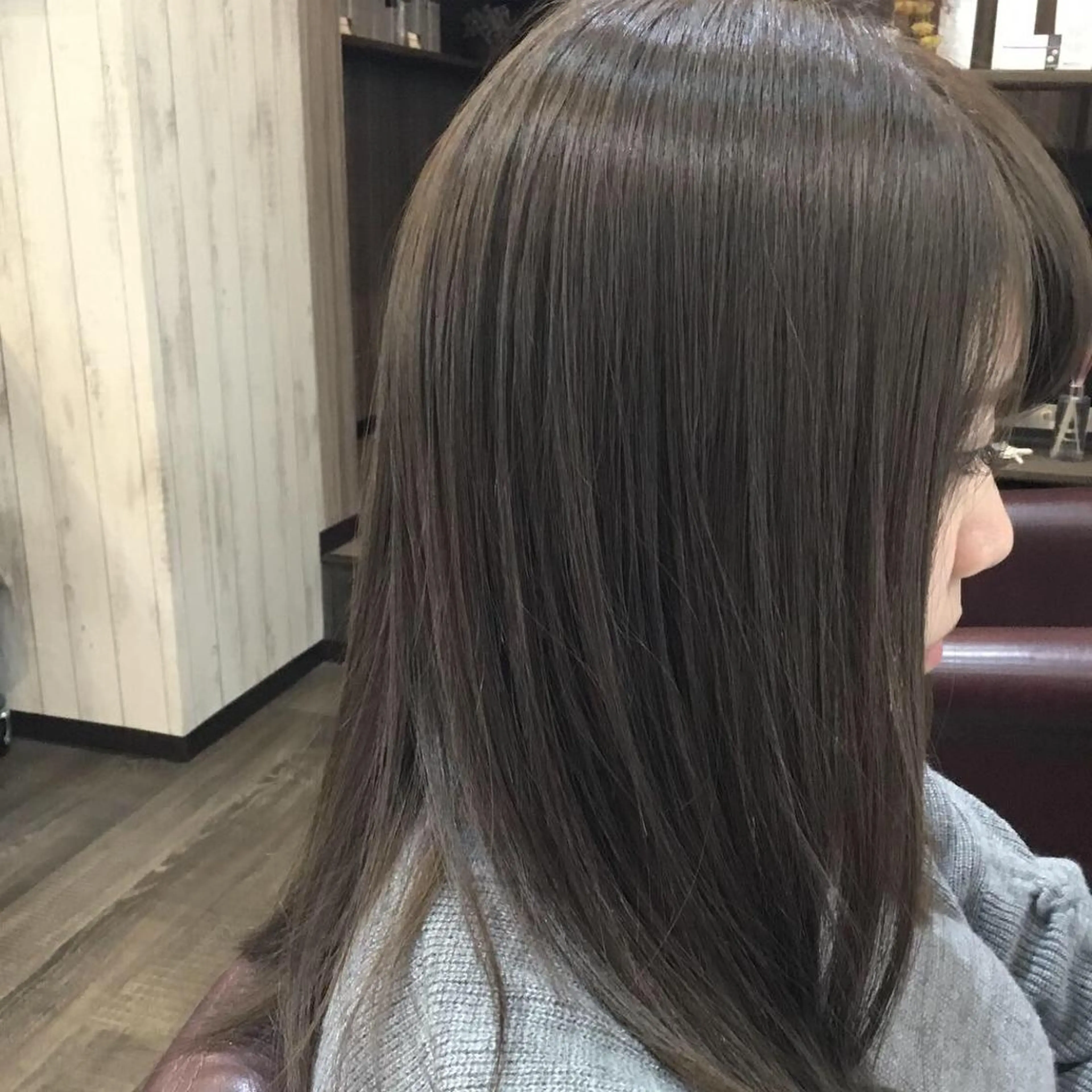 セミロング カラー embrace エンブレイスのヘアスタイル