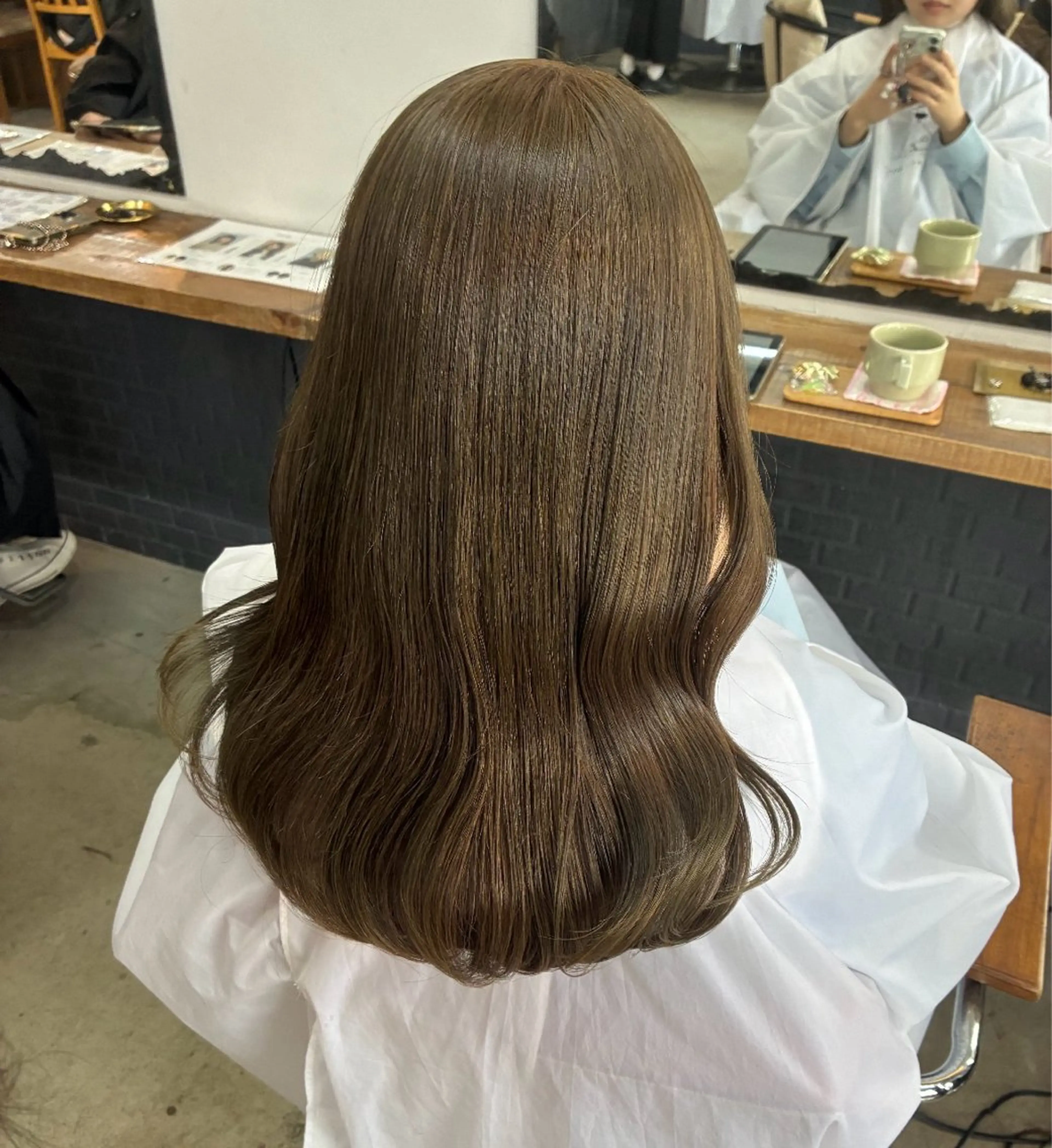 セミロング カット ヘアカラー nacoハイトーン ベージュ🤍のヘアスタイル
