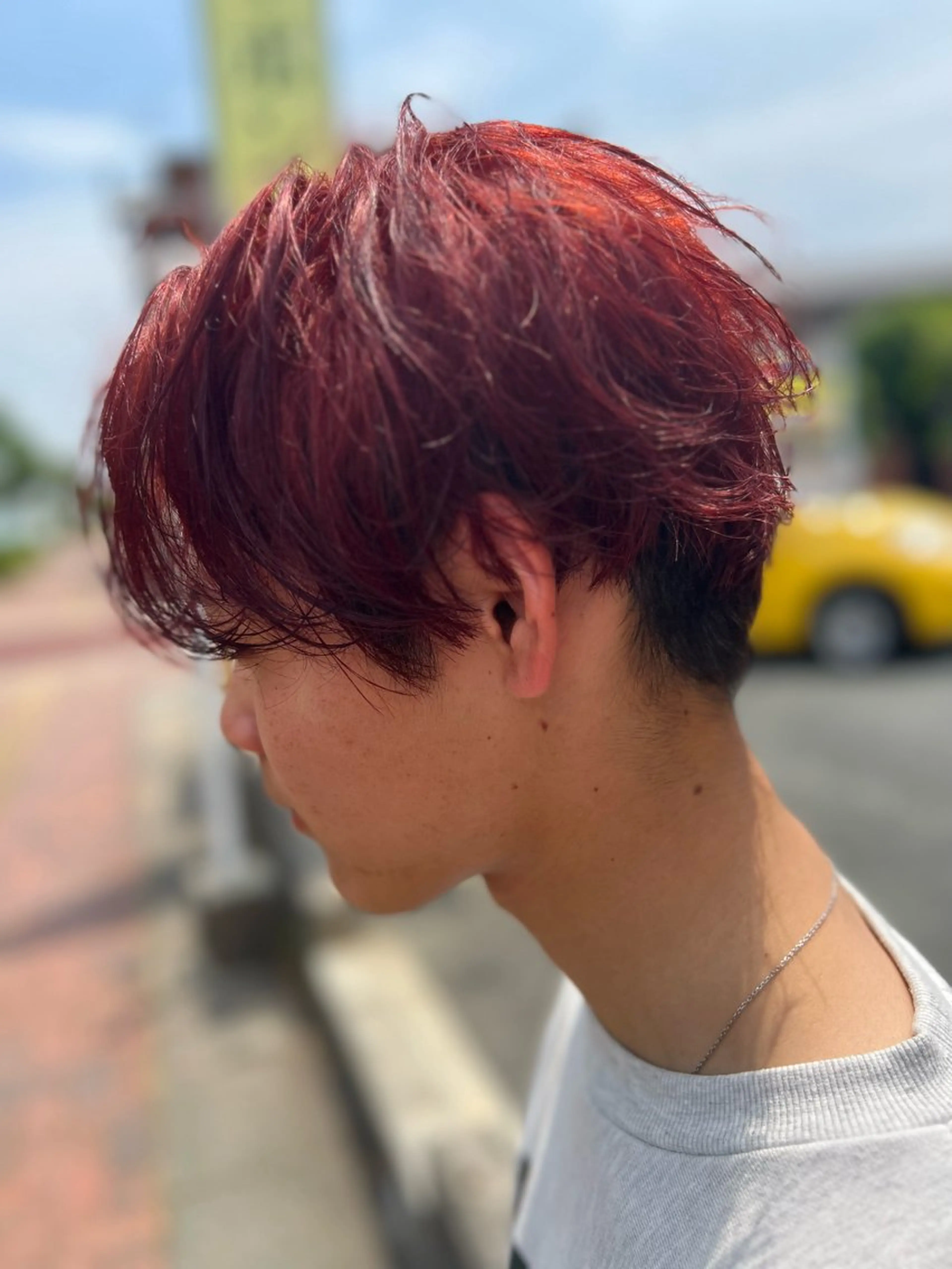 カラー メンズ レッドカラー ミツツカ リンタロウのヘアスタイル