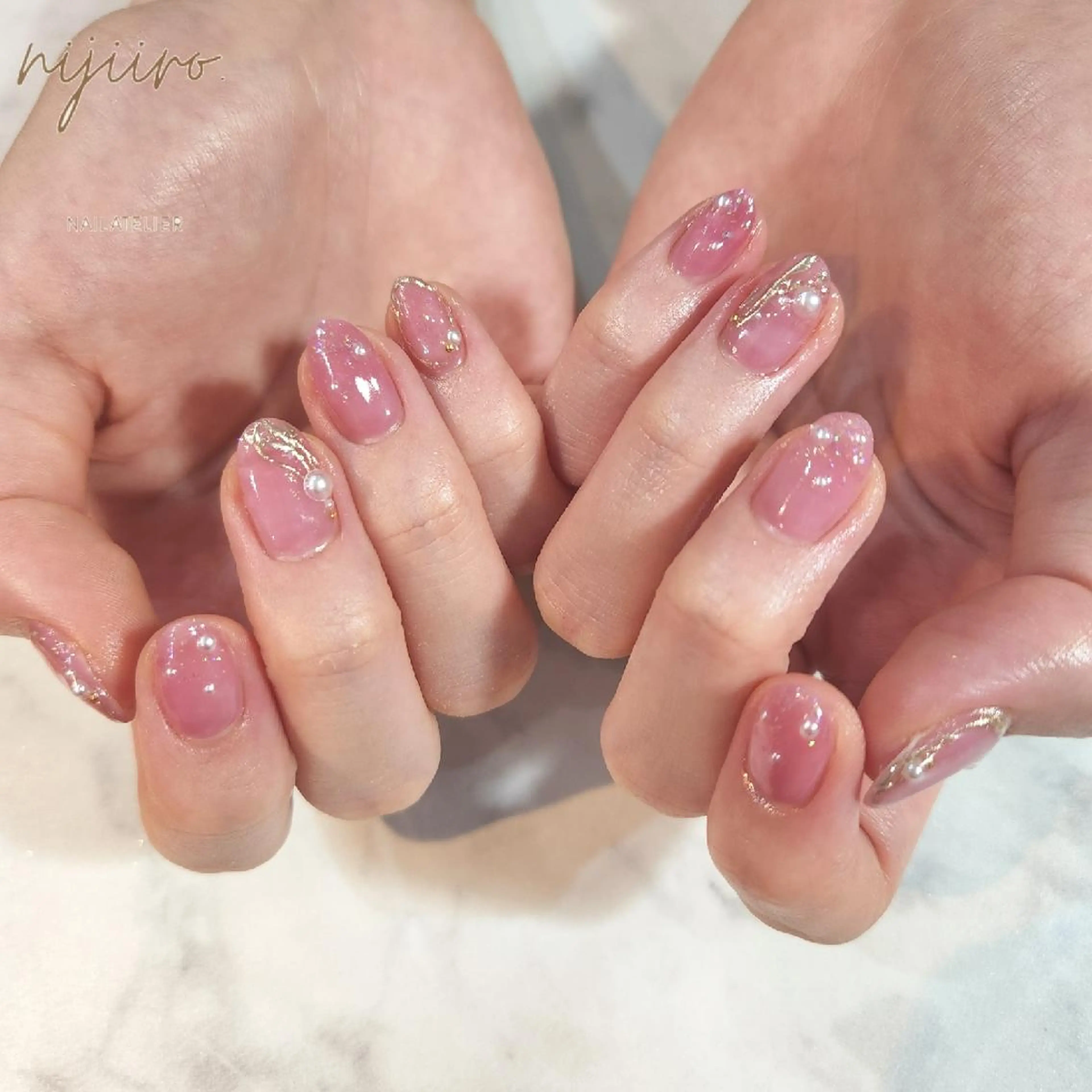 ネイル ミラーネイル ハンドネイル nijiiro🌈 サトウのネイルデザイン