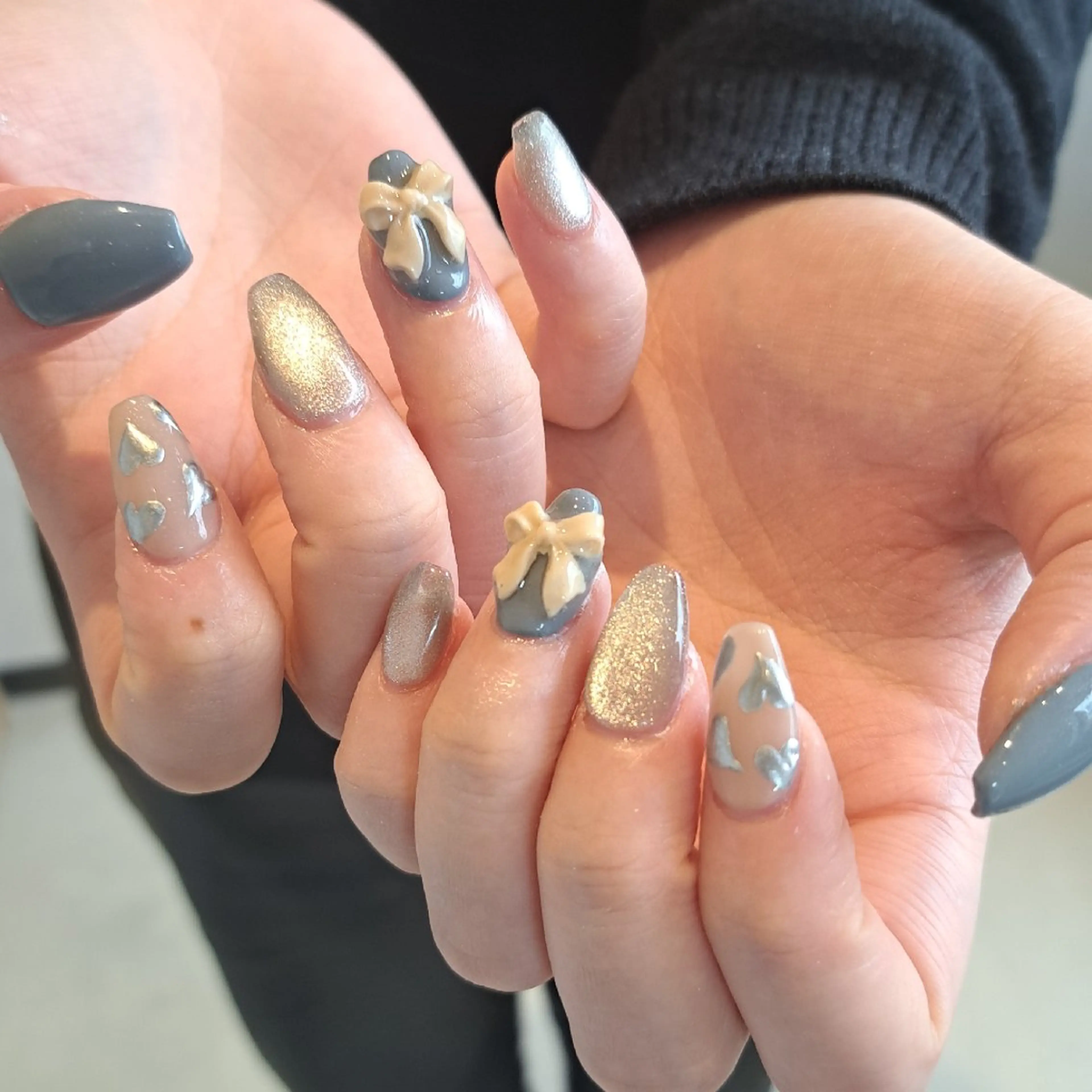 ネイル アートネイル 長さ出し ガーリー ハート マグネットネイル ハンドネイル Nail mood デザイン持ち込みokのネイルデザイン