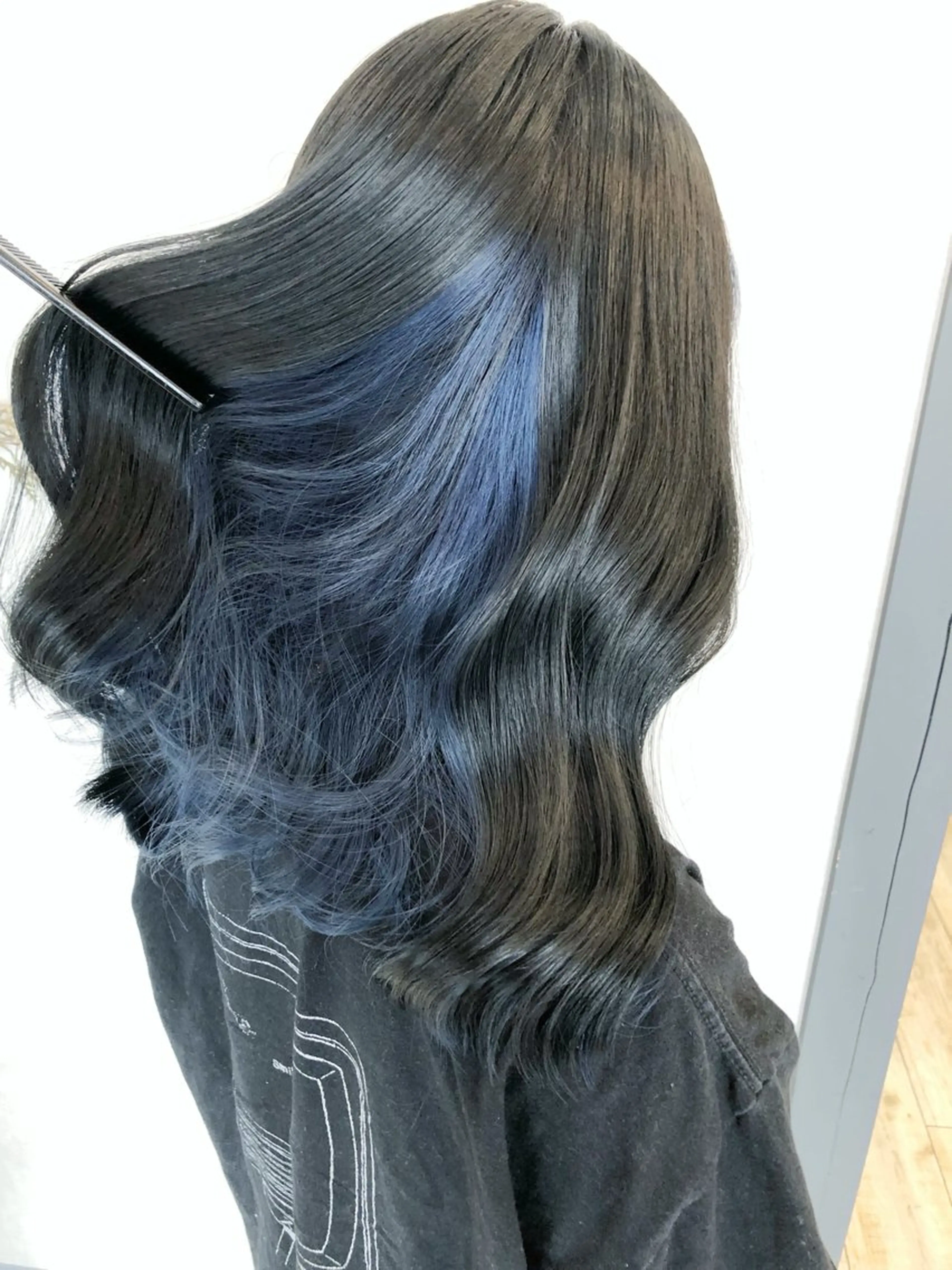 ロング カラー ベージュカラー ブリーチ ブルーカラー ケアブリーチ ダブルカラー レイヤーブリーチ特化 ホワイト専門/岸のヘアスタイル