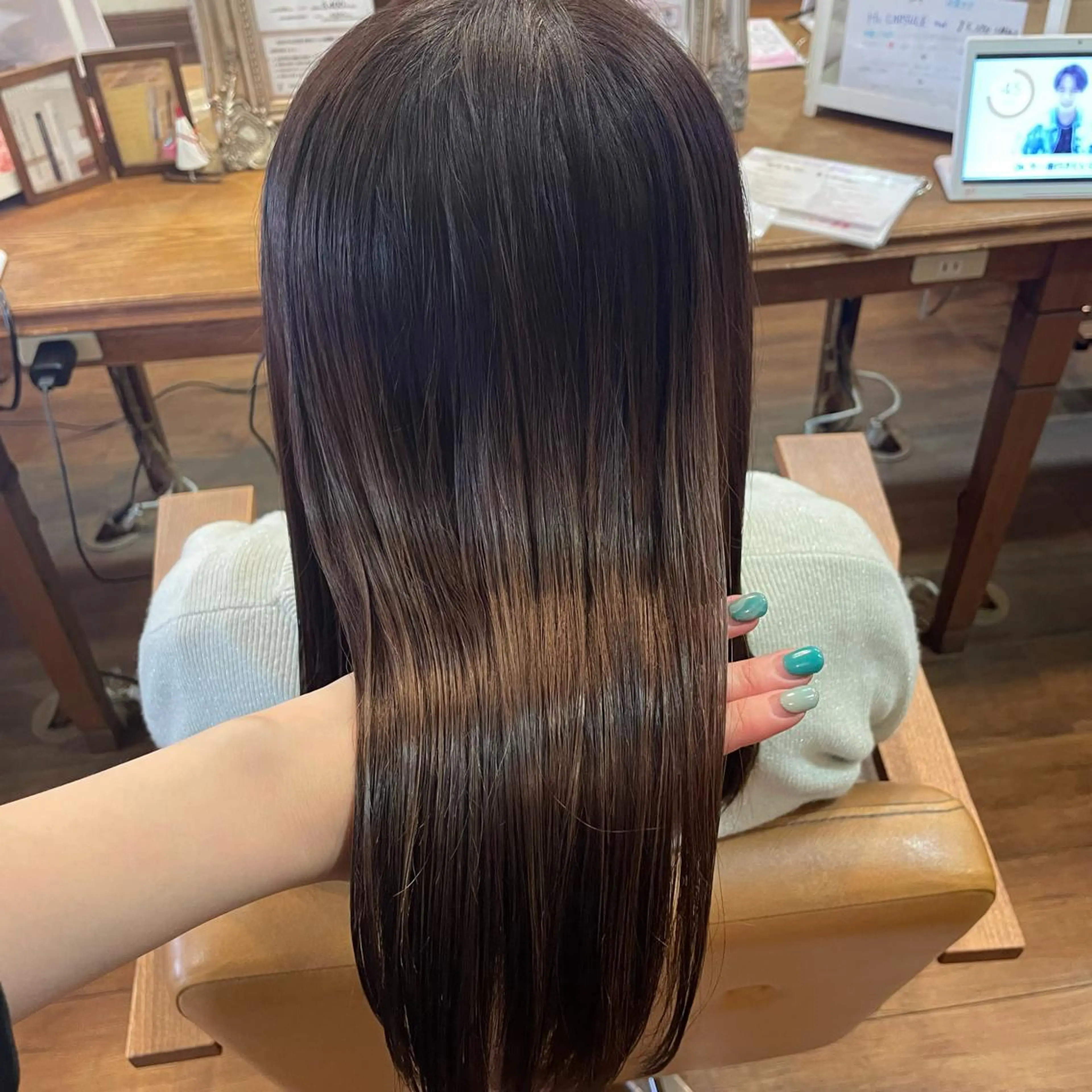 ロング Saako/髪質改善 /耳つぼジュエリーのヘアスタイル