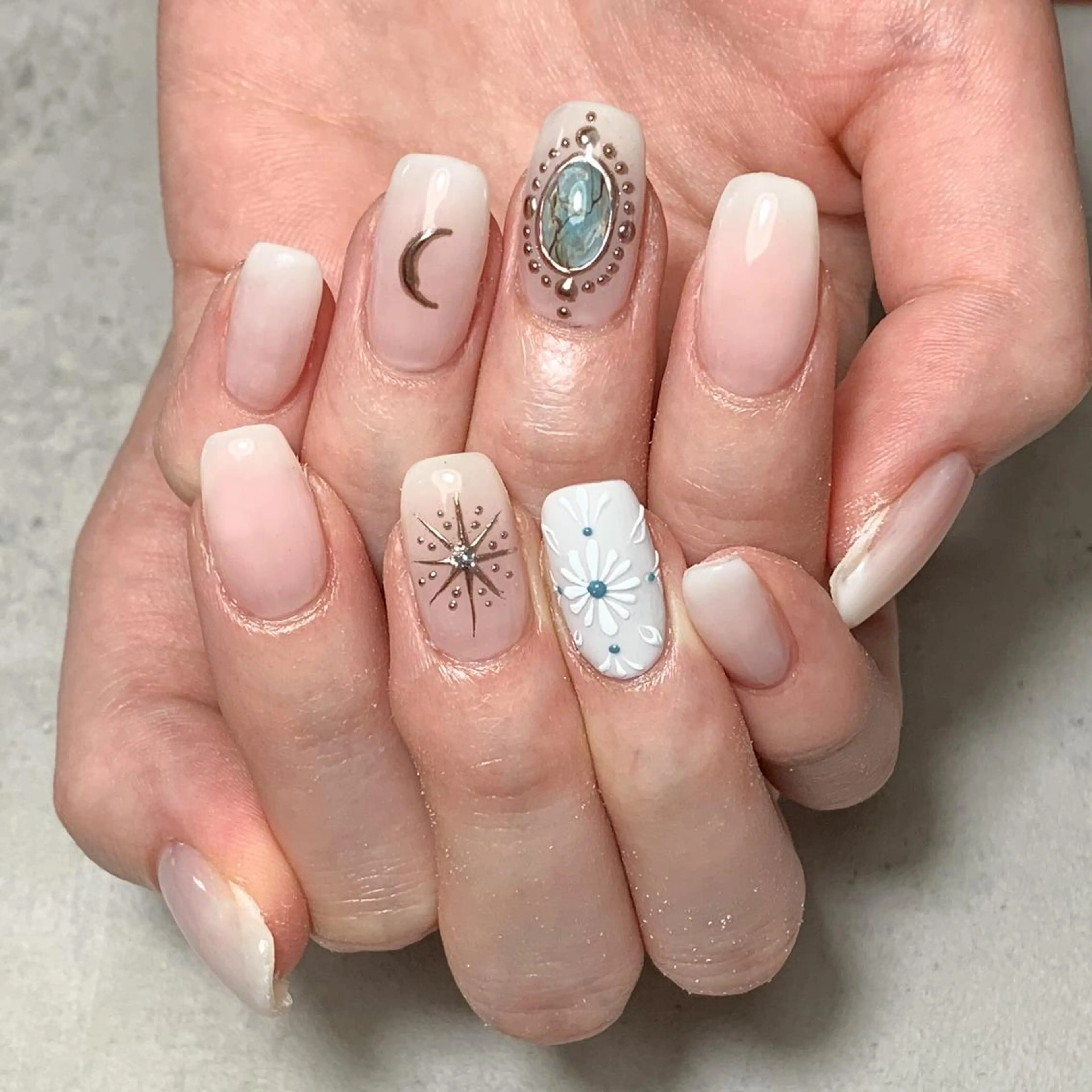 ネイル FIORITURA aiのネイルデザイン