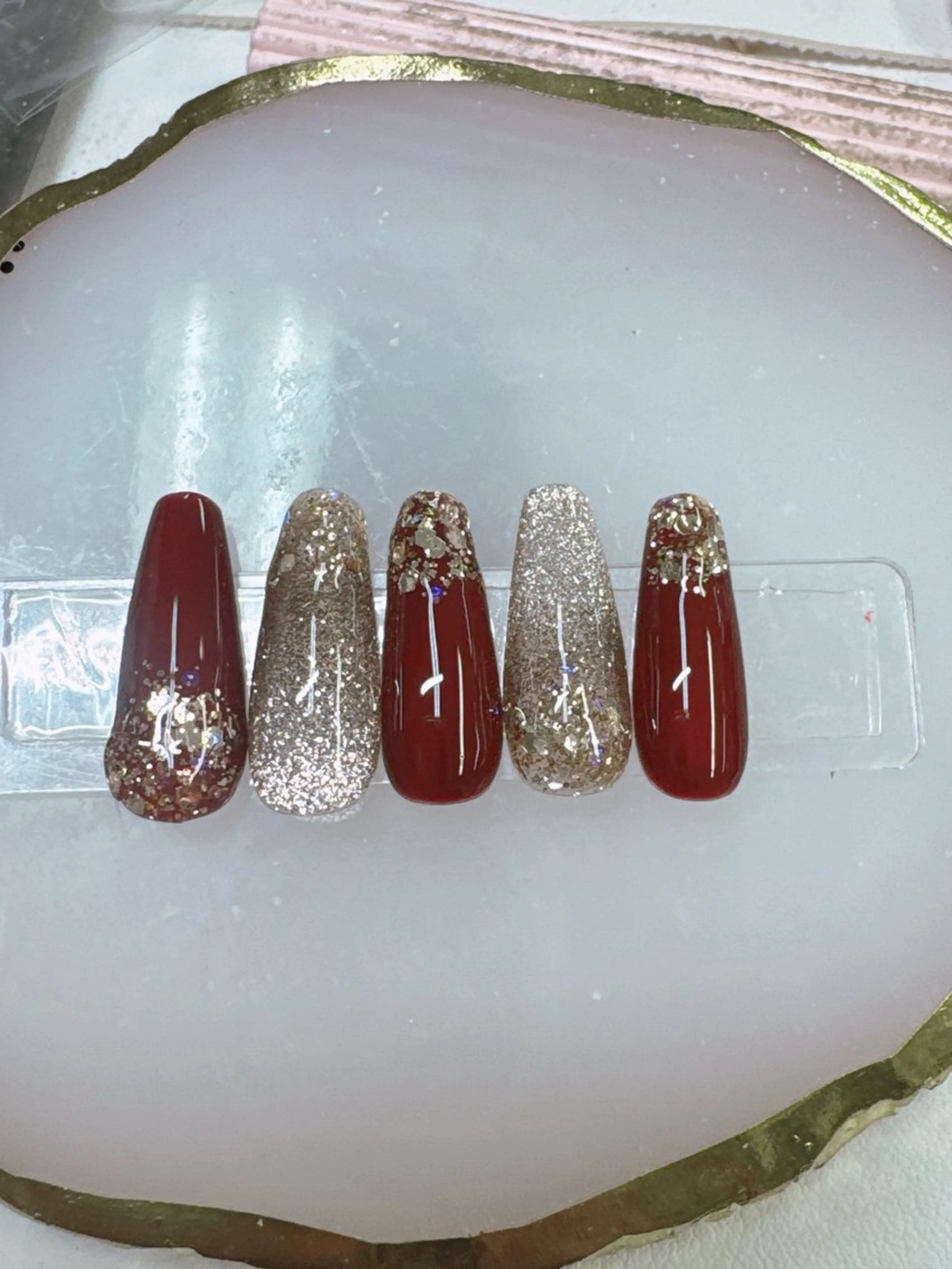 ネイル ボルドー 長さ出し ジェルネイル キラキラネイル ロングネイル ハンドネイル Queeens nailのネイルデザイン