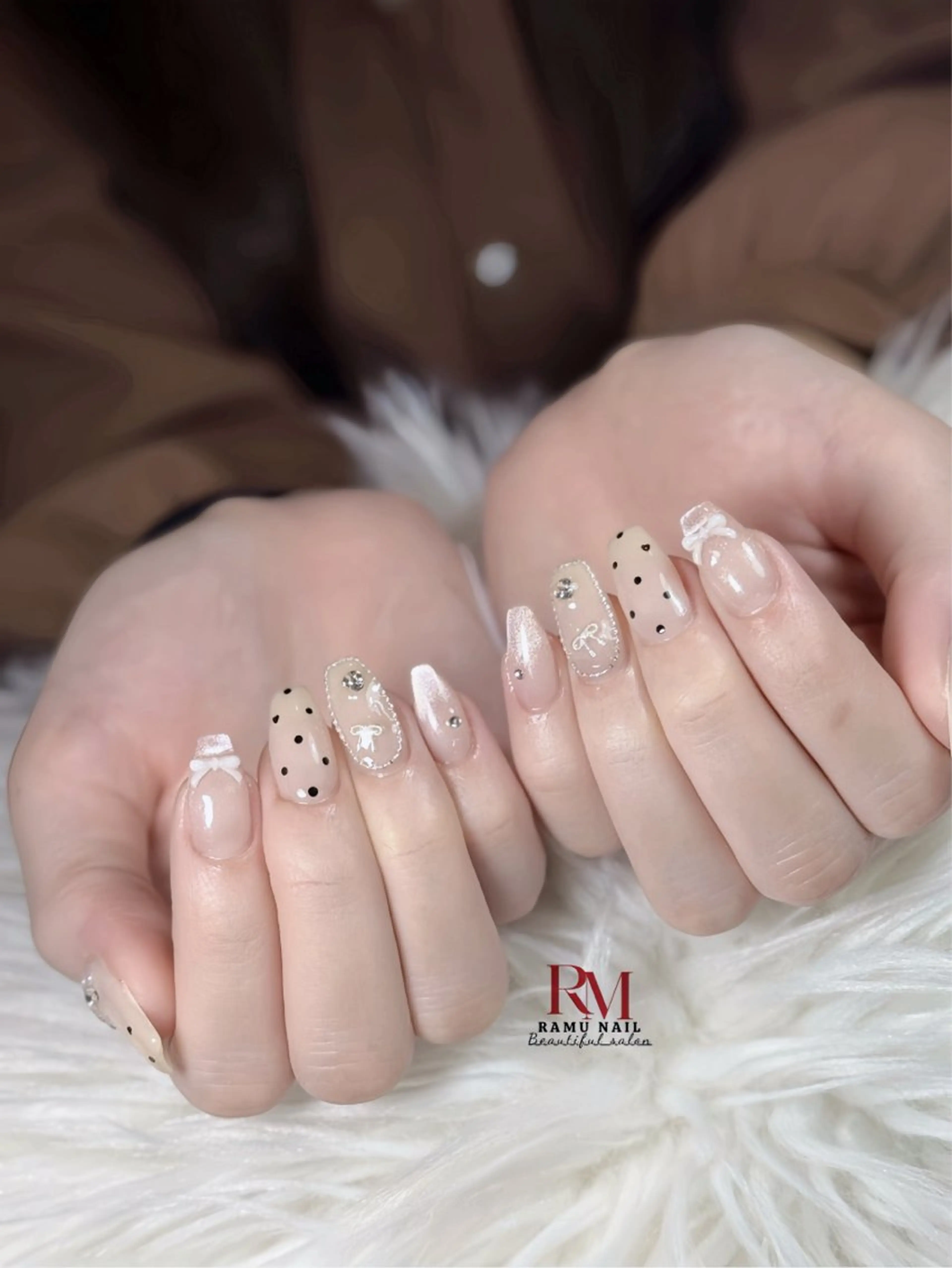 ネイル アートネイル チークネイル フレンチネイル グラデーション キラキラネイル ハンドネイル NEKO Chanのネイルデザイン