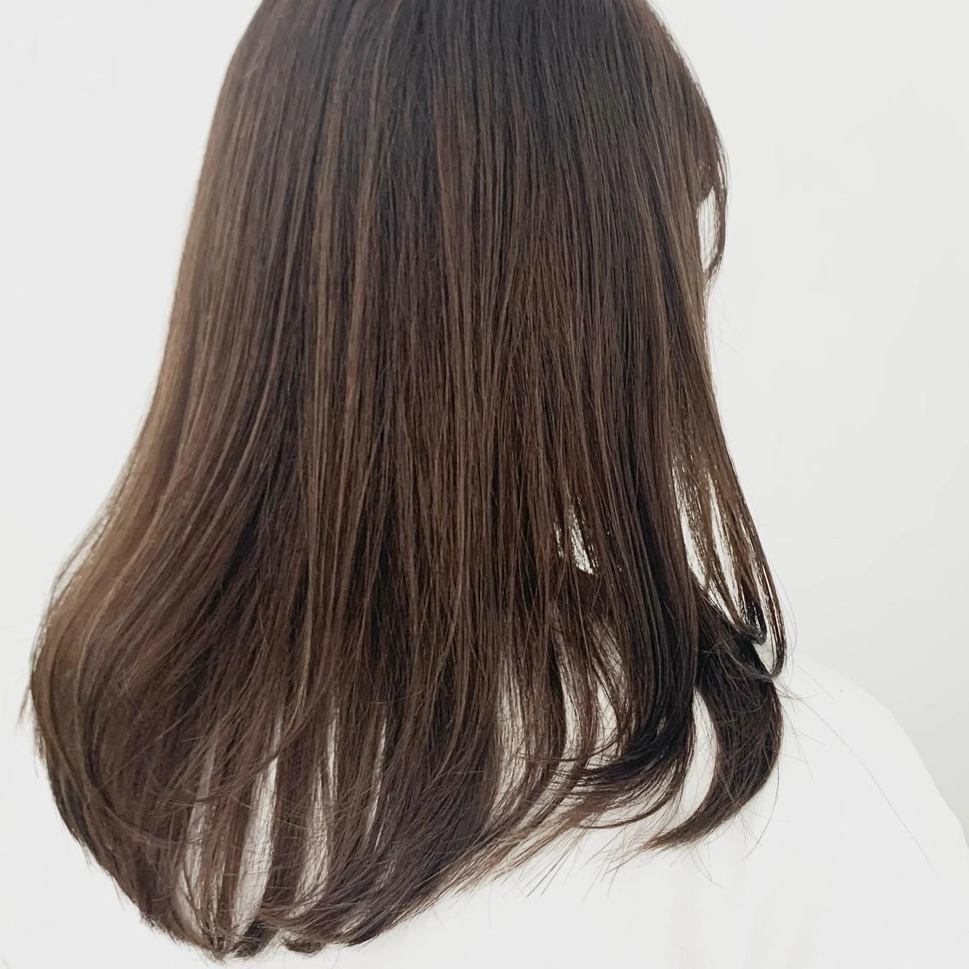 ミディアム カラー パーマ ヘアアレンジ メンズ キッズ ネイル マツエク・マツパ ヘアカラー トリートメント レイヤーカット 🌿透け感カラーのヘアスタイル